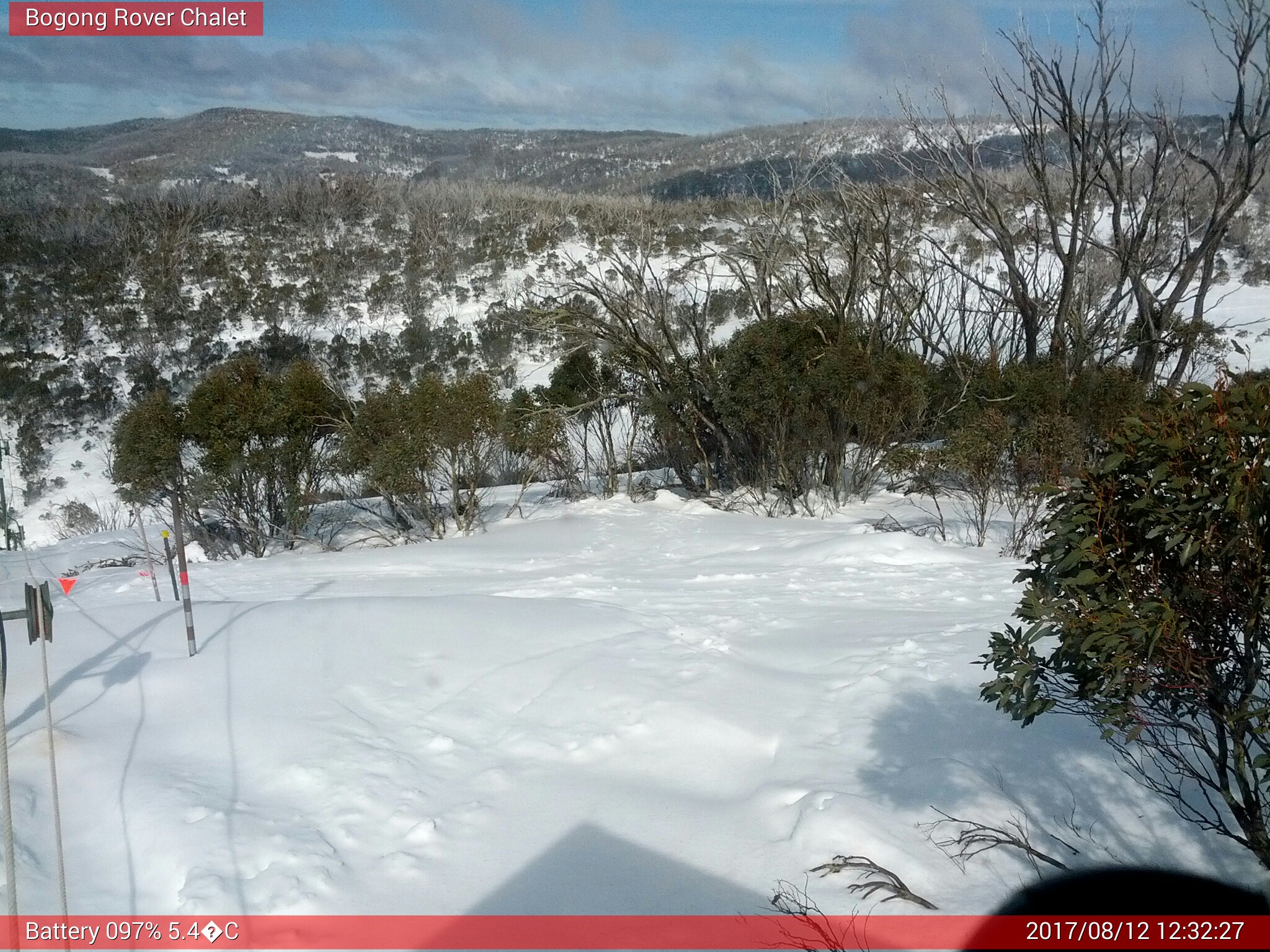 Bogong Web Cam 12:32pm Saturday 12th of August 2017