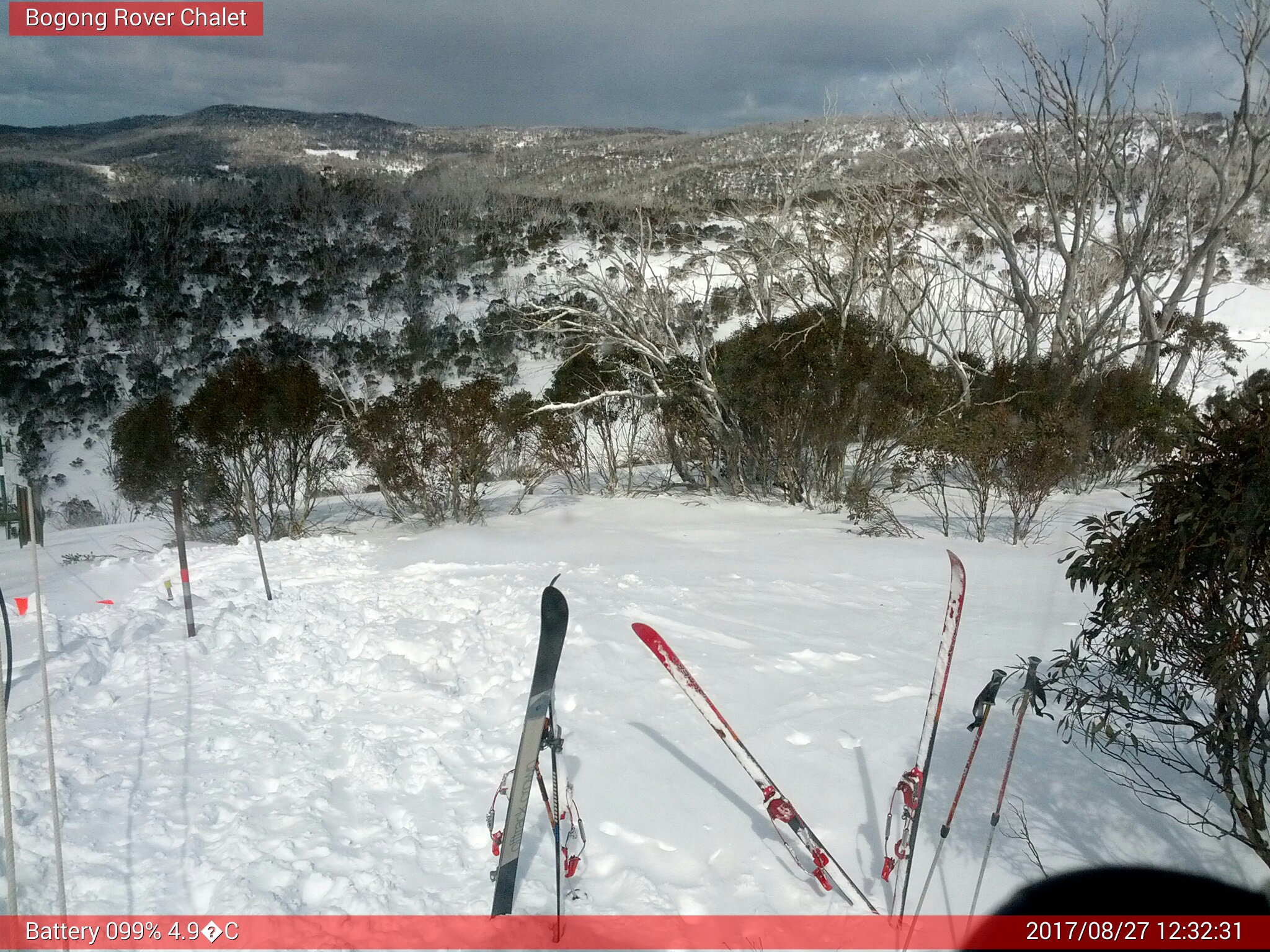 Bogong Web Cam 12:32pm Sunday 27th of August 2017