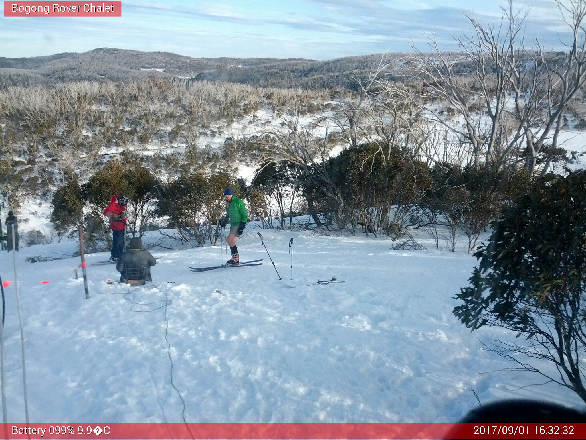 Bogong Web Cam 4:32pm Friday 1st of September 2017