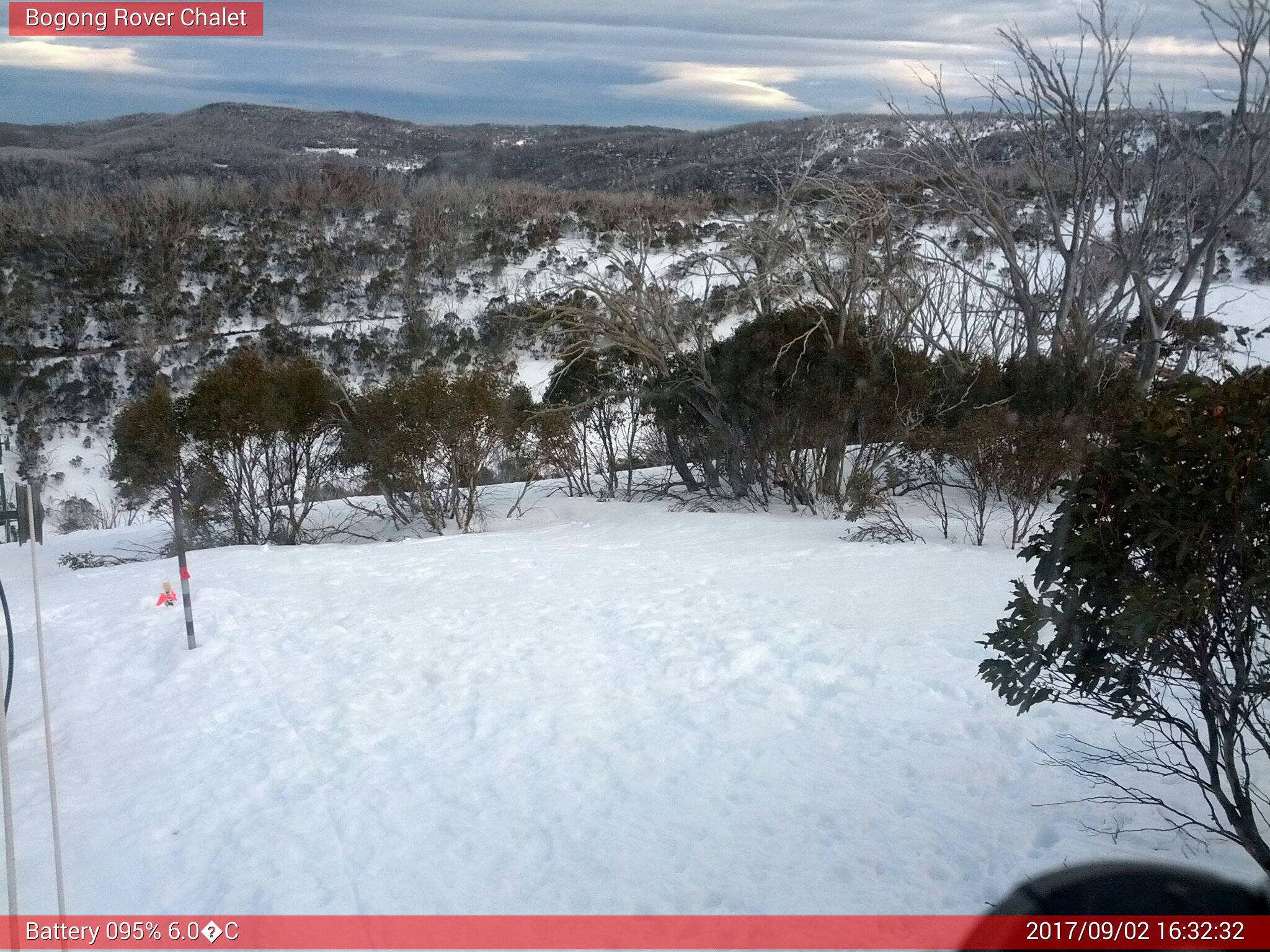 Bogong Web Cam 4:32pm Saturday 2nd of September 2017