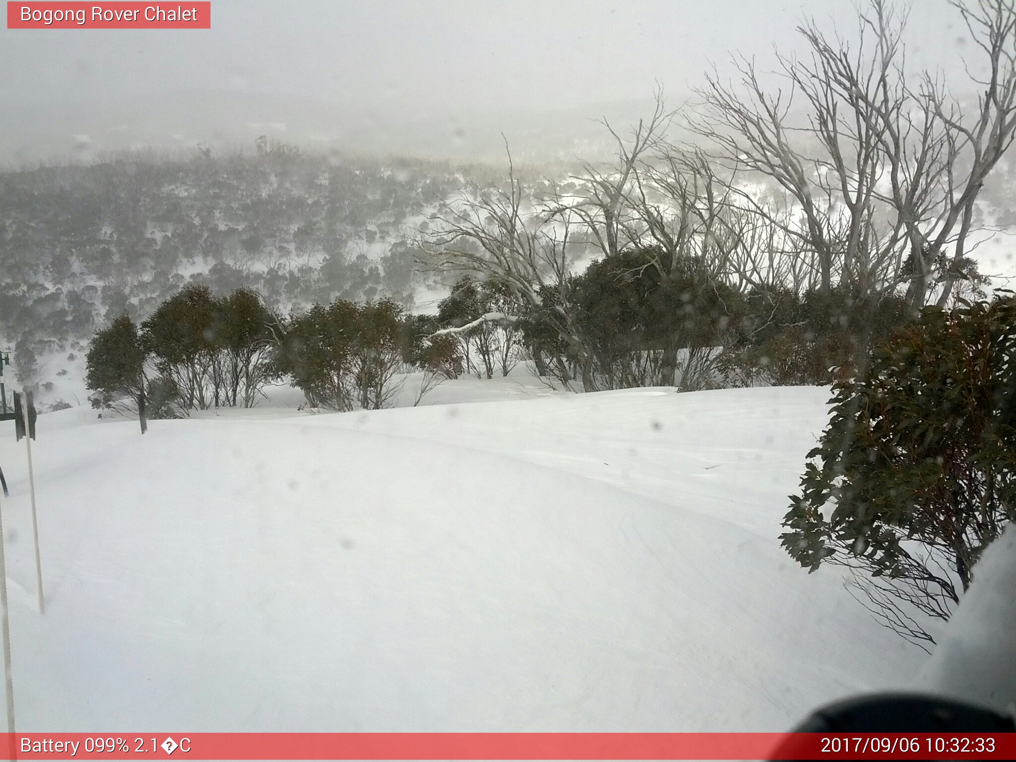 Bogong Web Cam 10:32am Wednesday 6th of September 2017