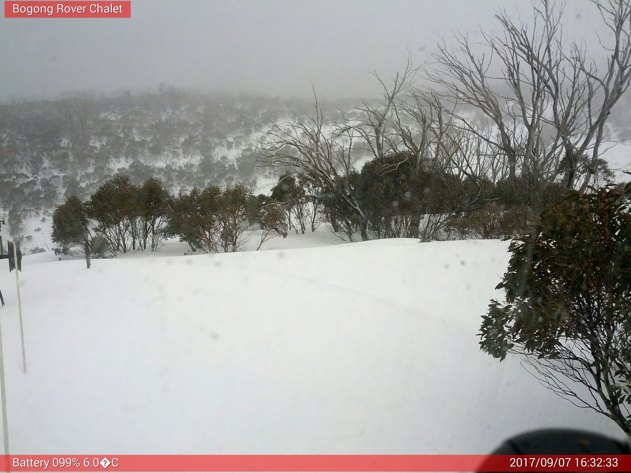 Bogong Web Cam 4:32pm Thursday 7th of September 2017