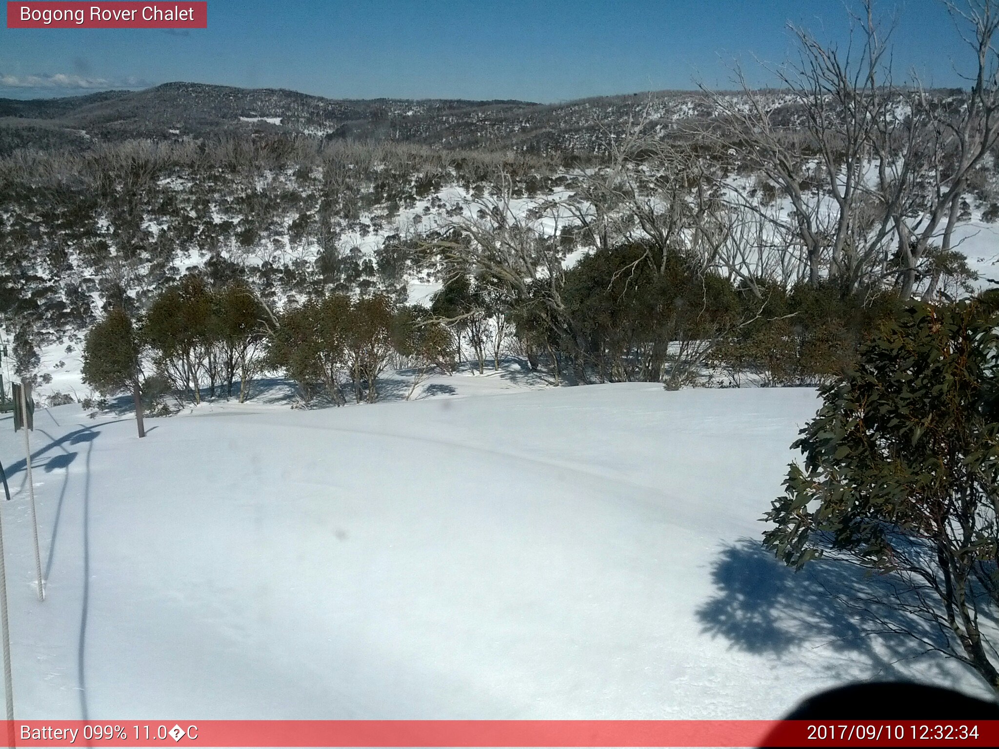 Bogong Web Cam 12:32pm Sunday 10th of September 2017