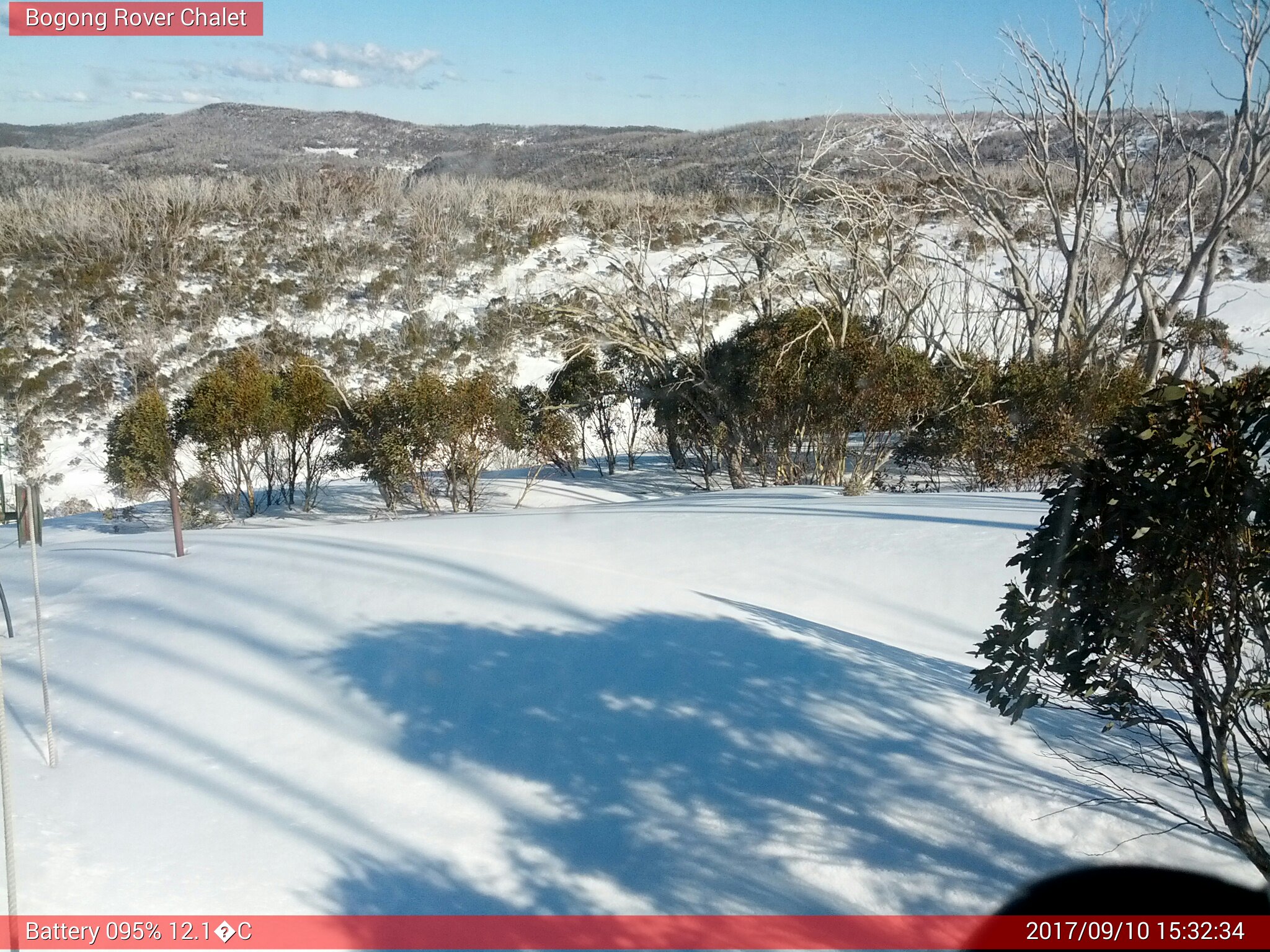 Bogong Web Cam 3:32pm Sunday 10th of September 2017