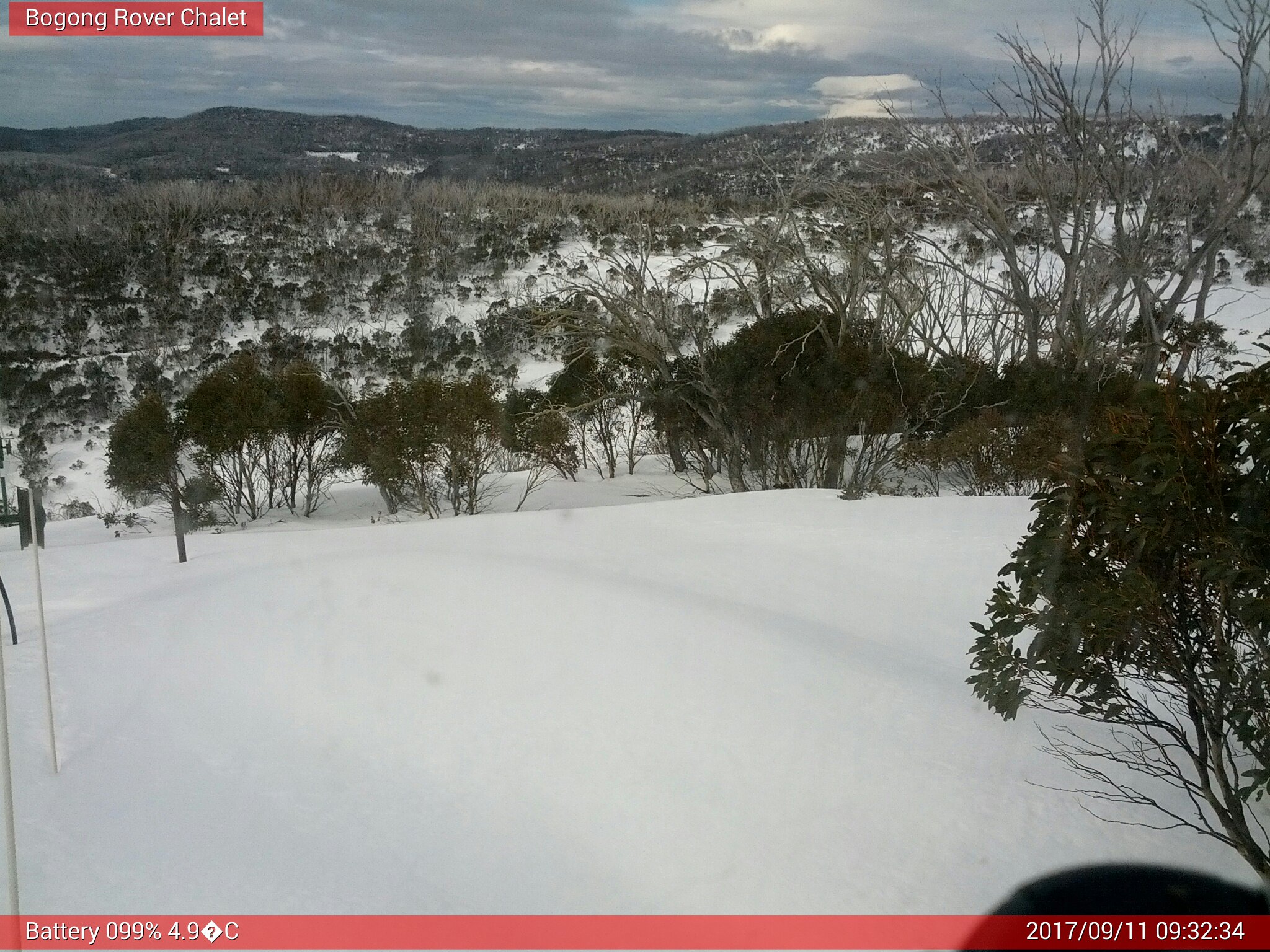 Bogong Web Cam 9:32am Monday 11th of September 2017