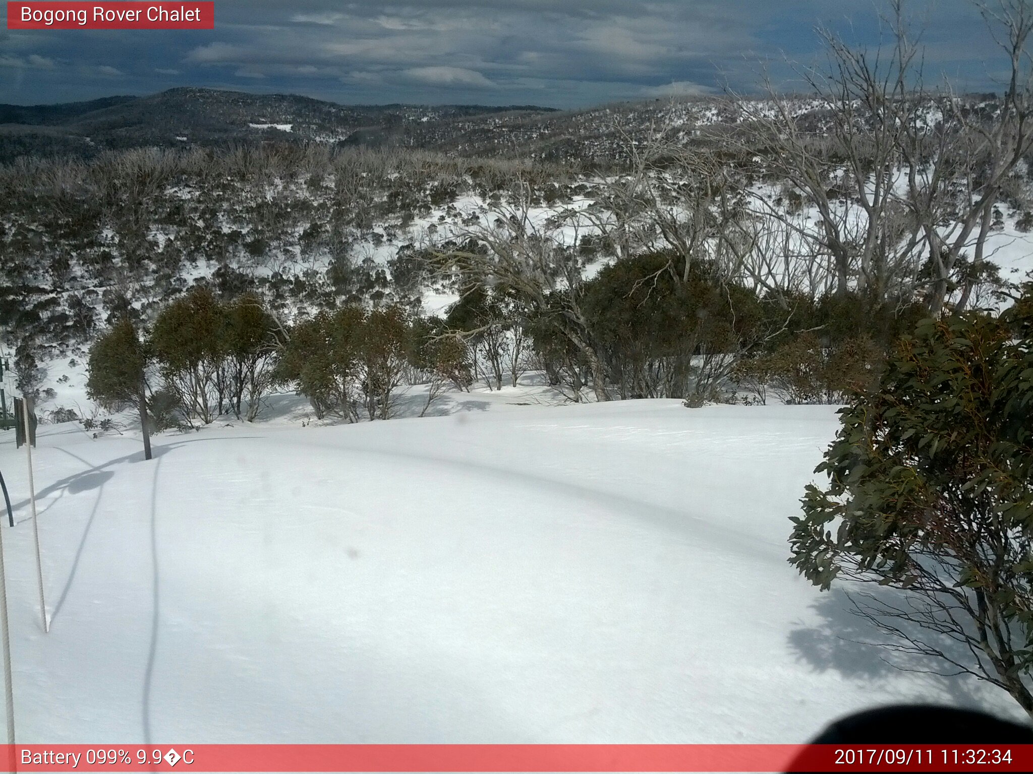 Bogong Web Cam 11:32am Monday 11th of September 2017