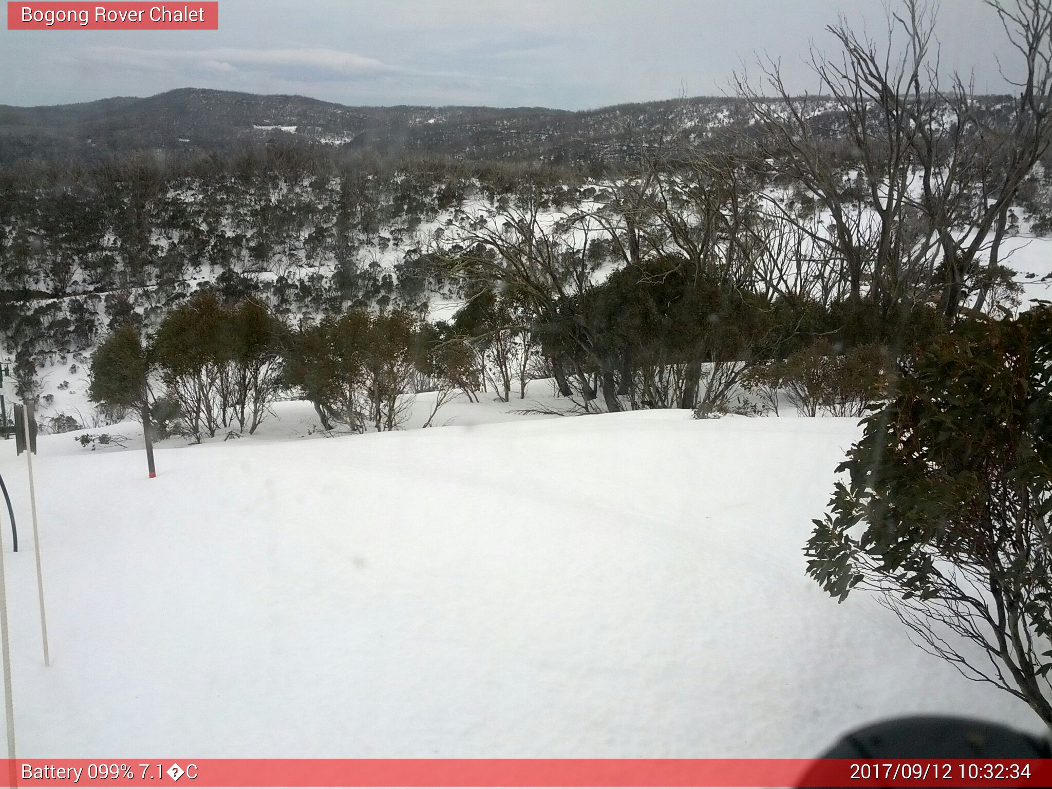 Bogong Web Cam 10:32am Tuesday 12th of September 2017