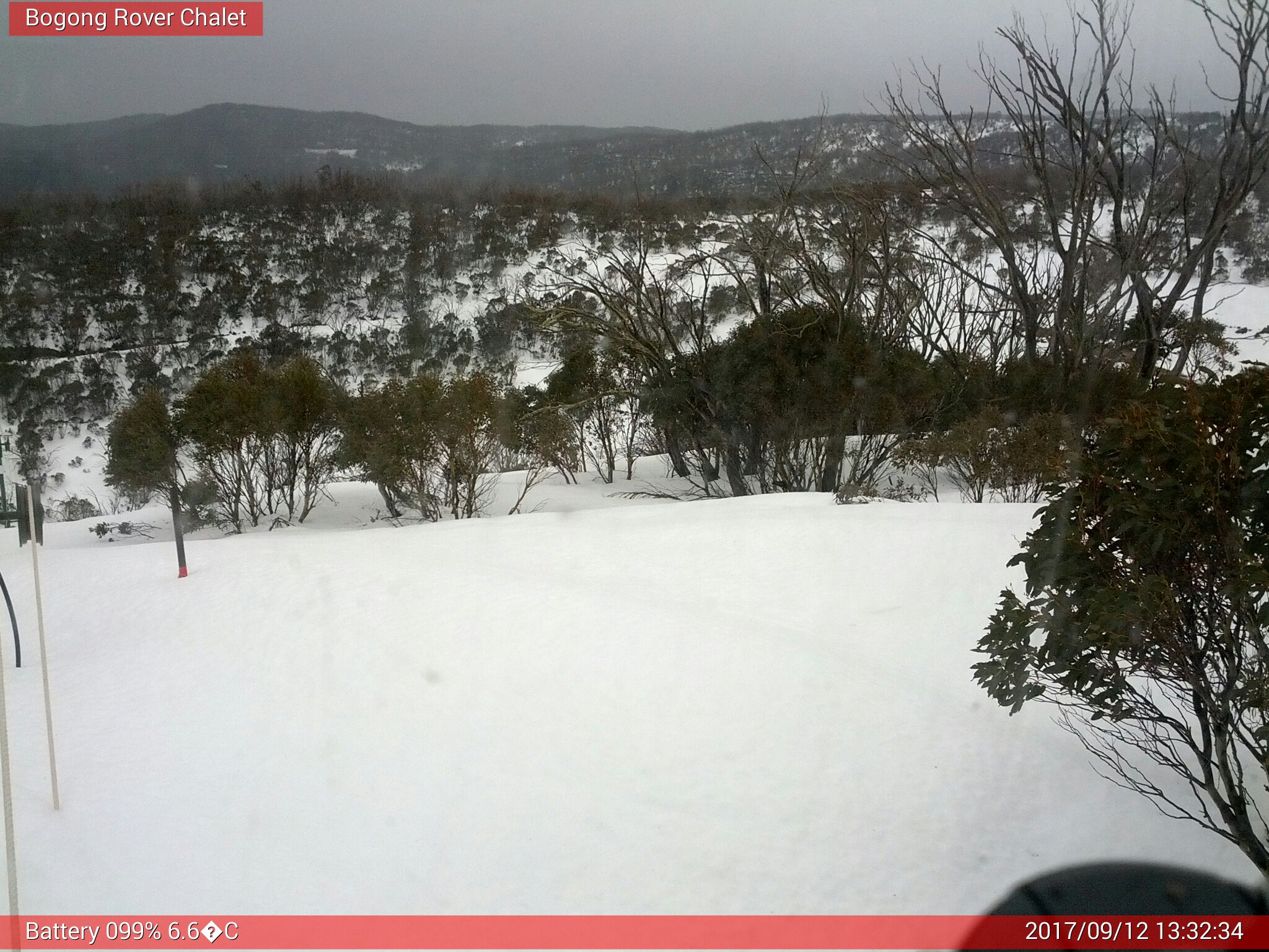 Bogong Web Cam 1:32pm Tuesday 12th of September 2017