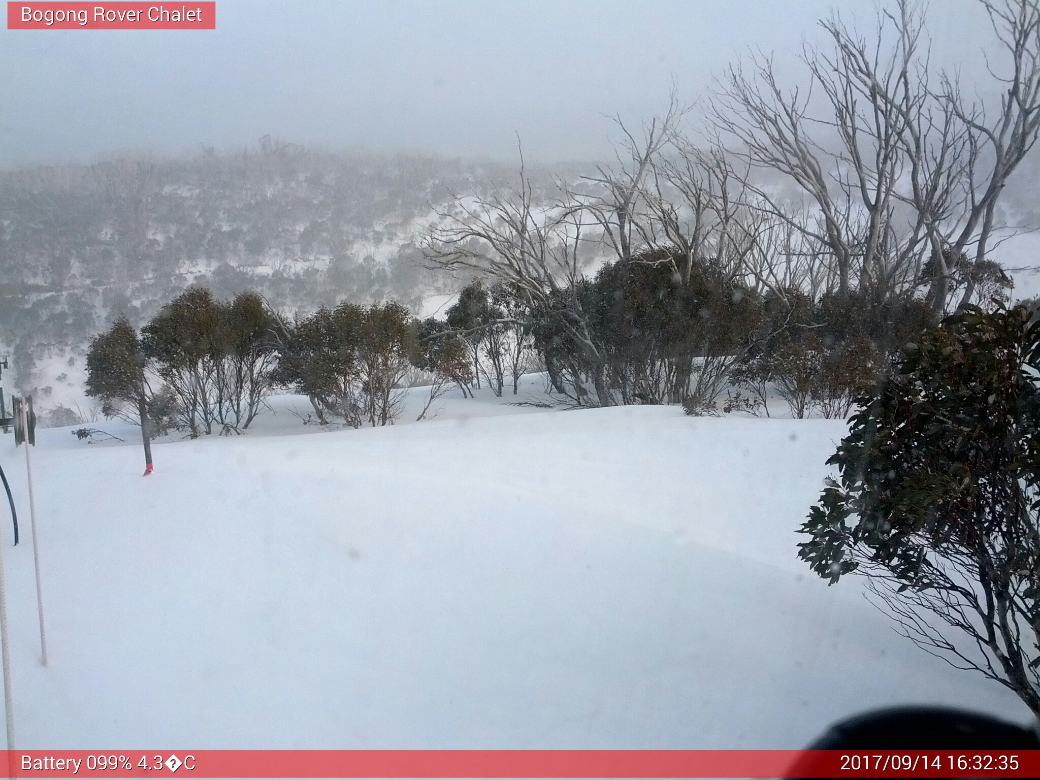 Bogong Web Cam 4:32pm Thursday 14th of September 2017