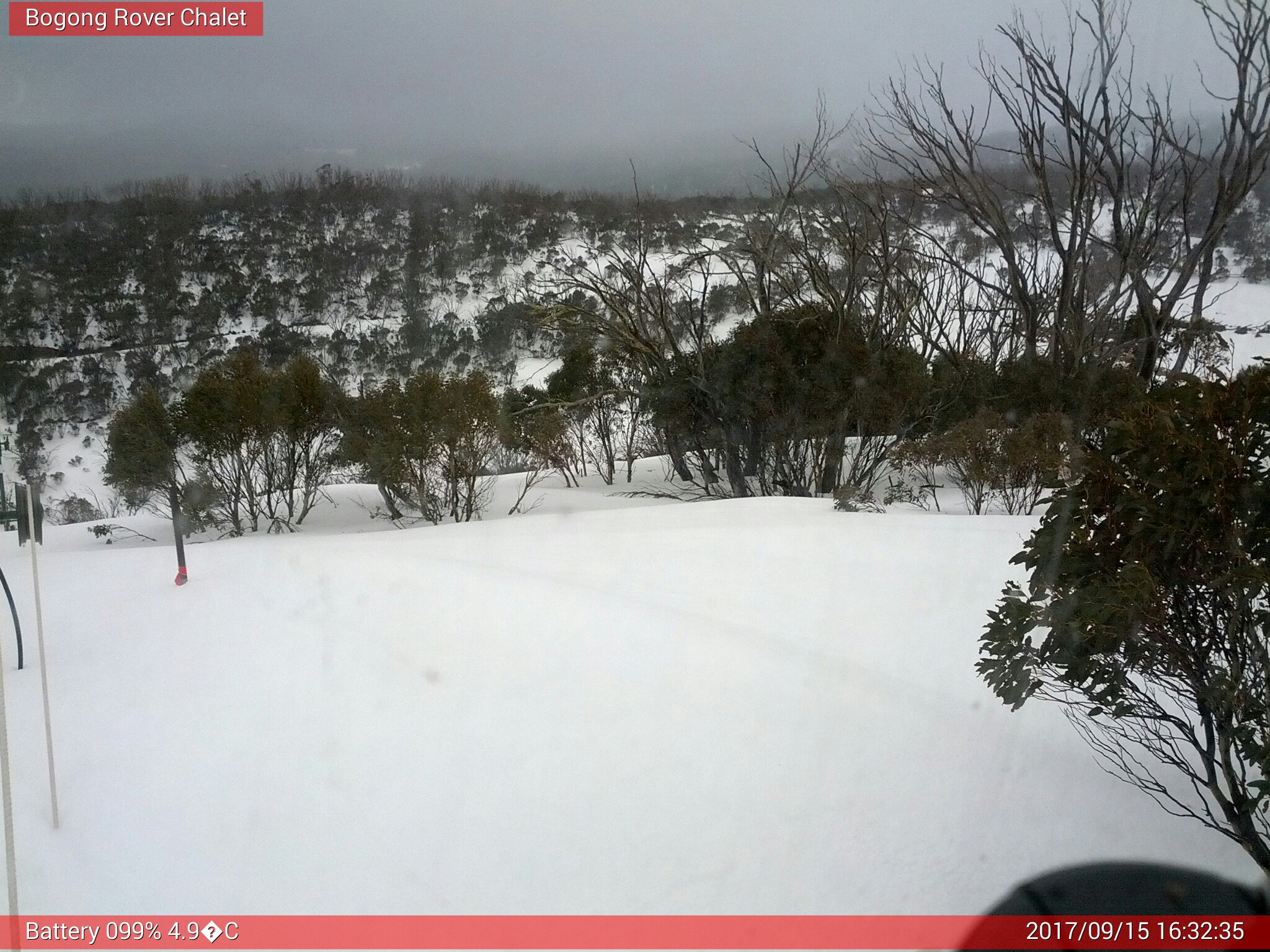 Bogong Web Cam 4:32pm Friday 15th of September 2017