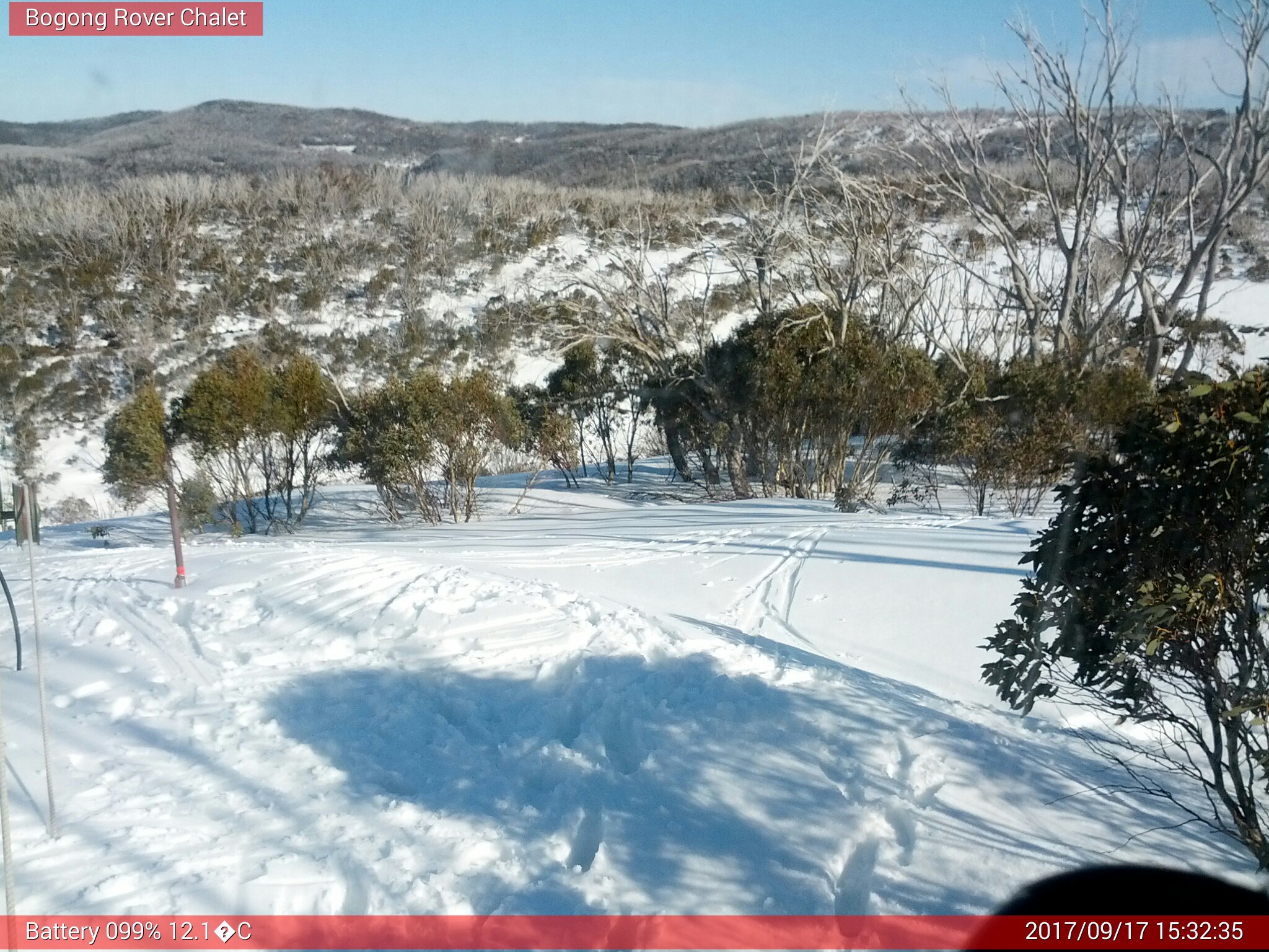 Bogong Web Cam 3:32pm Sunday 17th of September 2017