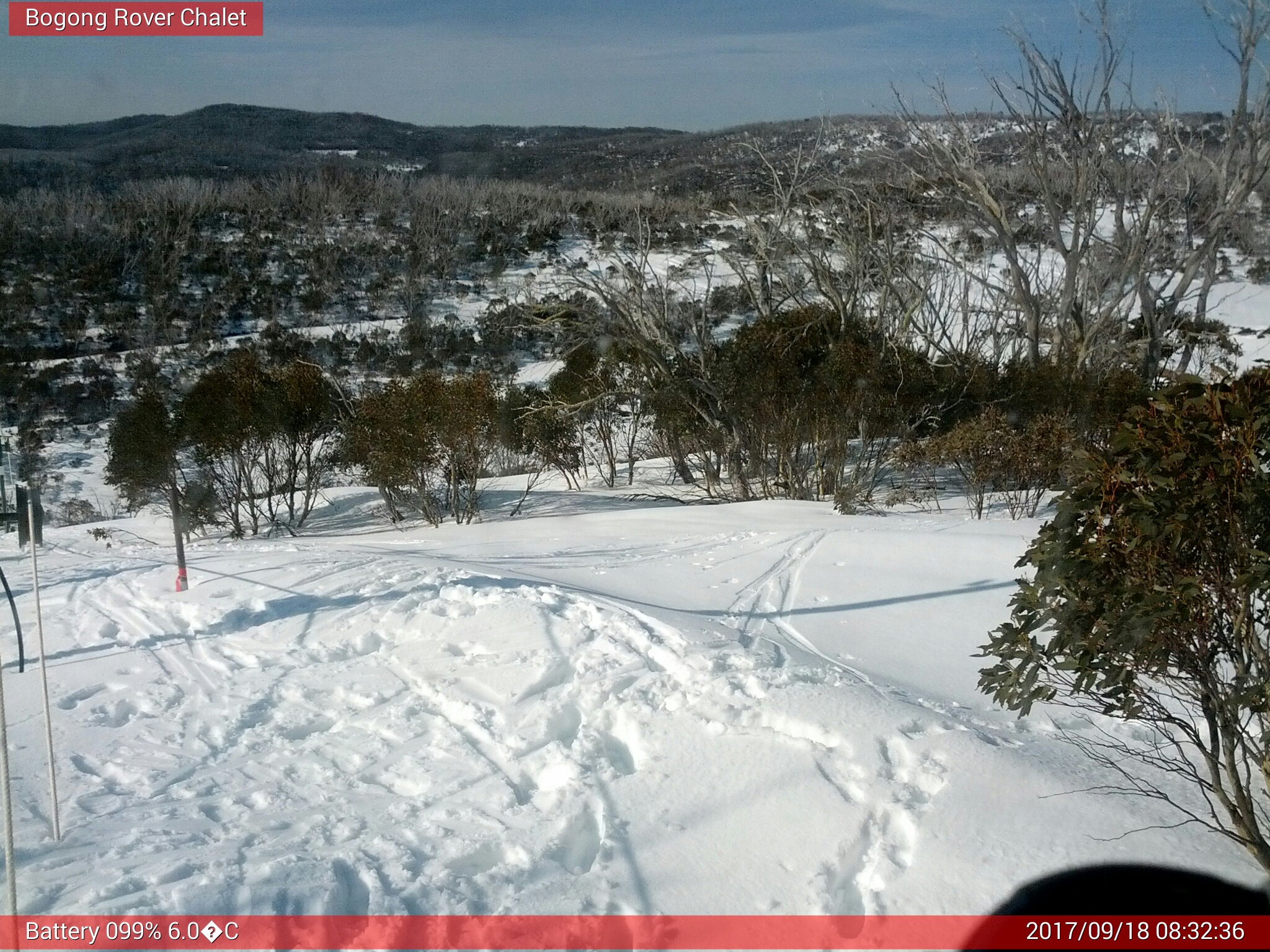 Bogong Web Cam 8:32am Monday 18th of September 2017