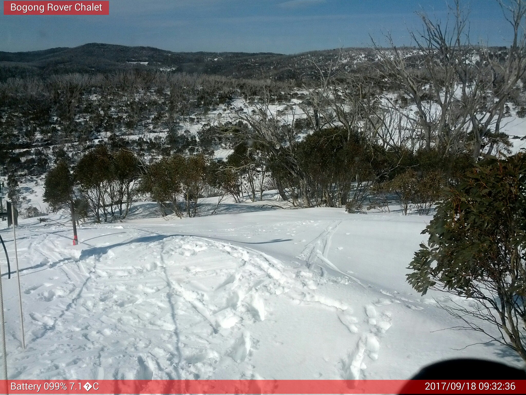 Bogong Web Cam 9:32am Monday 18th of September 2017