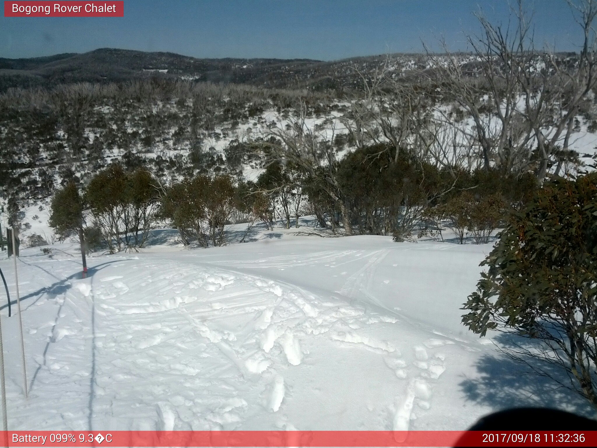 Bogong Web Cam 11:32am Monday 18th of September 2017