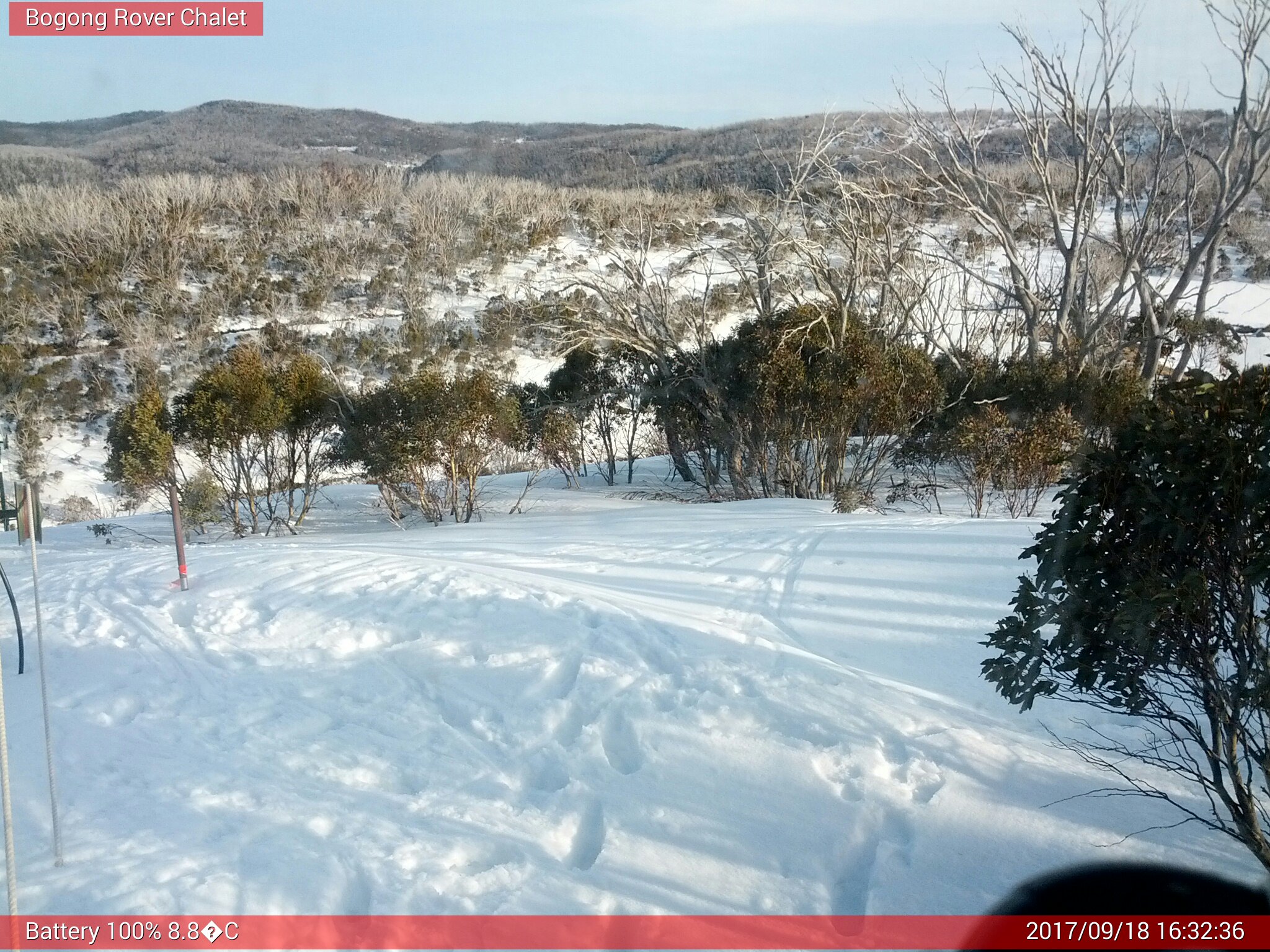 Bogong Web Cam 4:32pm Monday 18th of September 2017