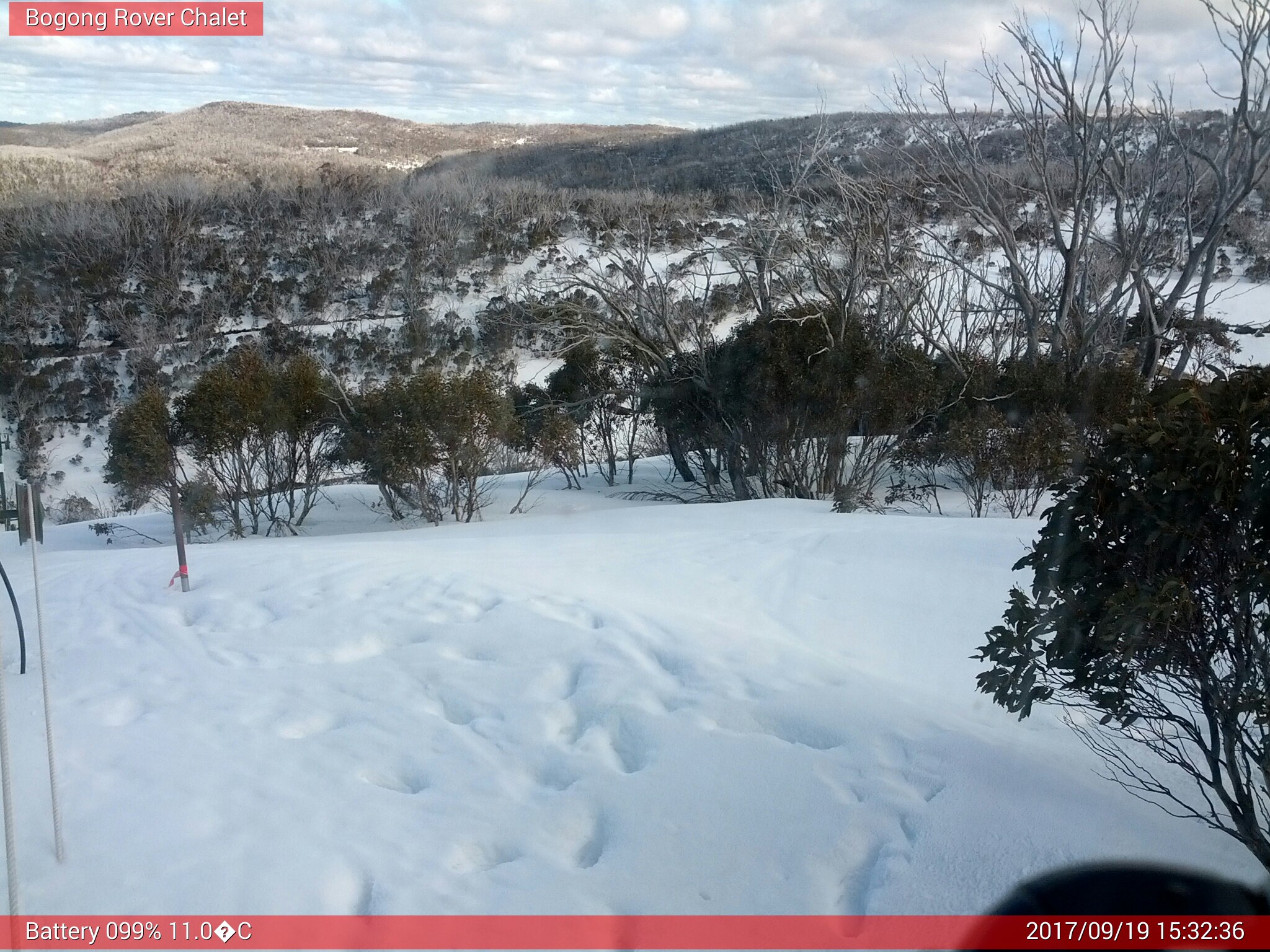 Bogong Web Cam 3:32pm Tuesday 19th of September 2017