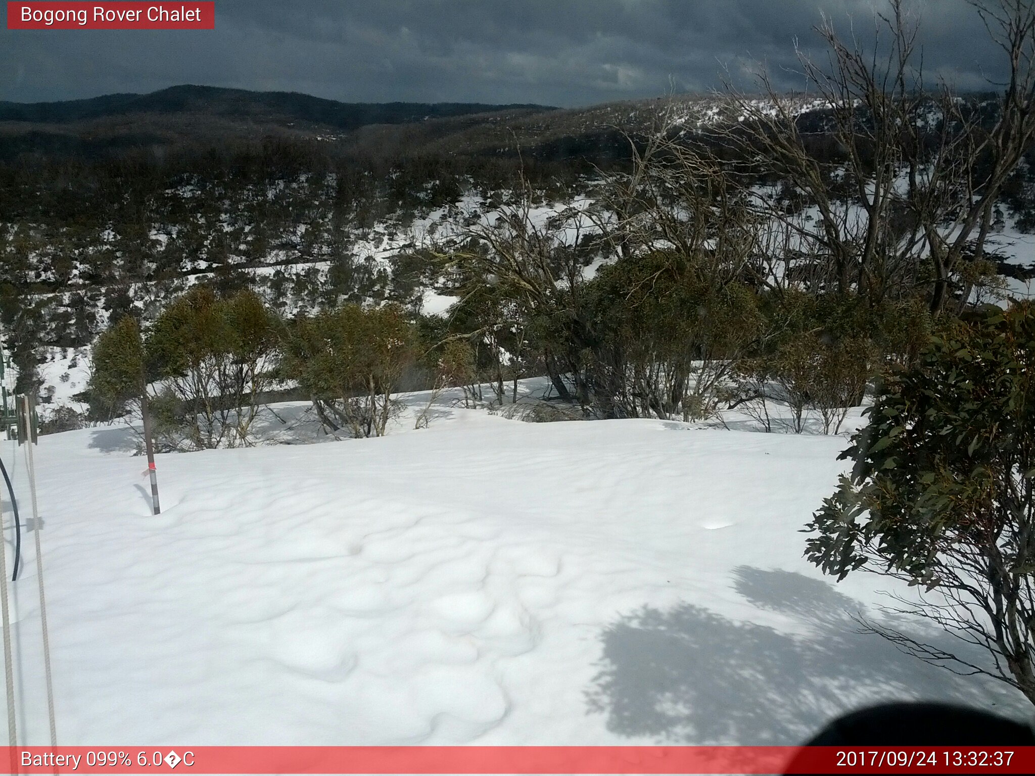 Bogong Web Cam 1:32pm Sunday 24th of September 2017