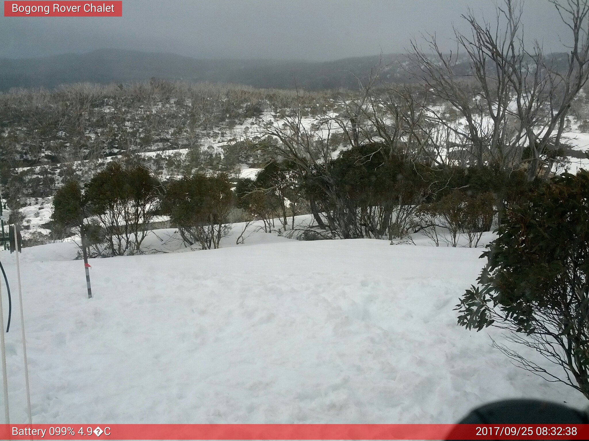 Bogong Web Cam 8:32am Monday 25th of September 2017