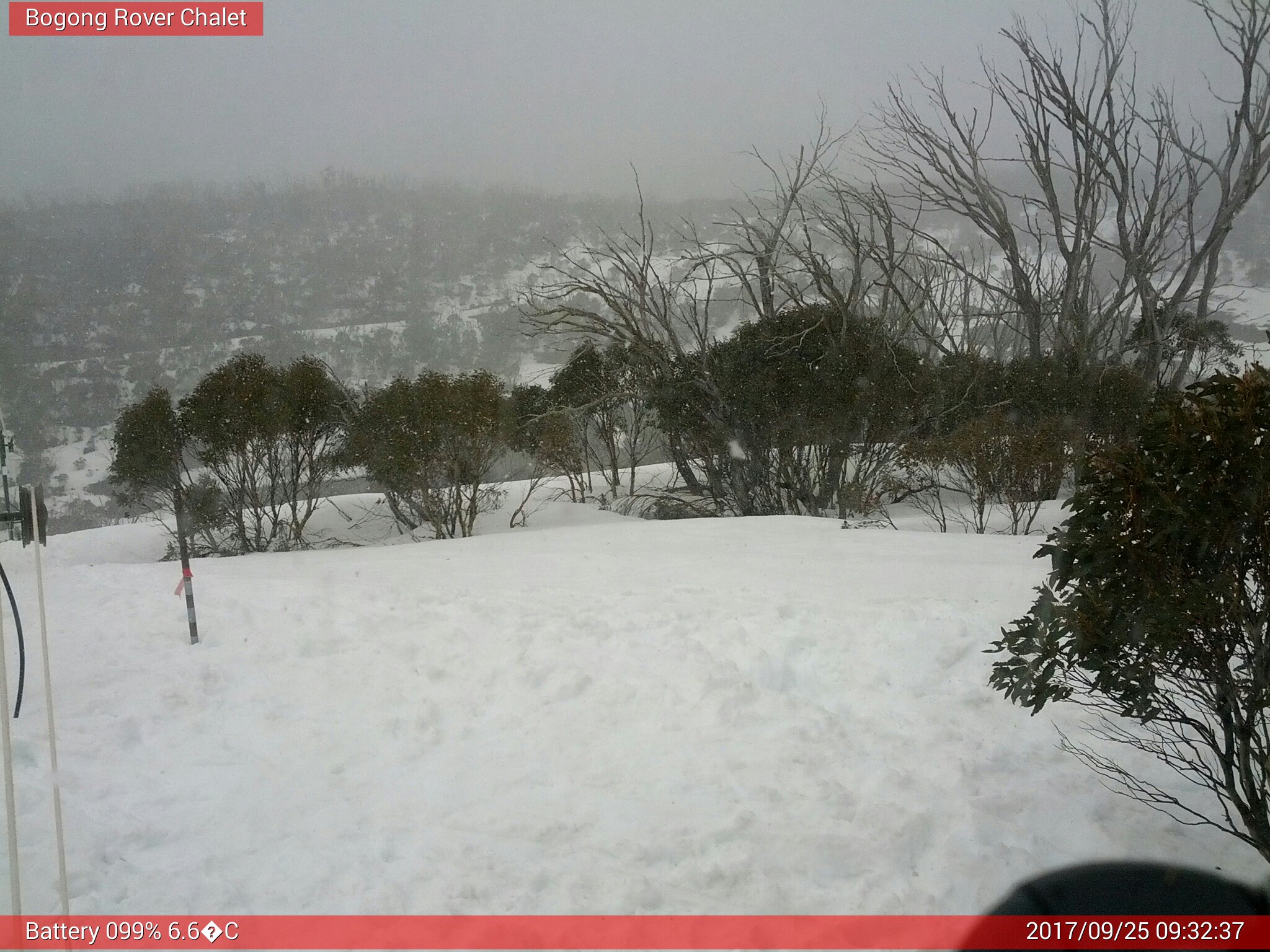 Bogong Web Cam 9:32am Monday 25th of September 2017