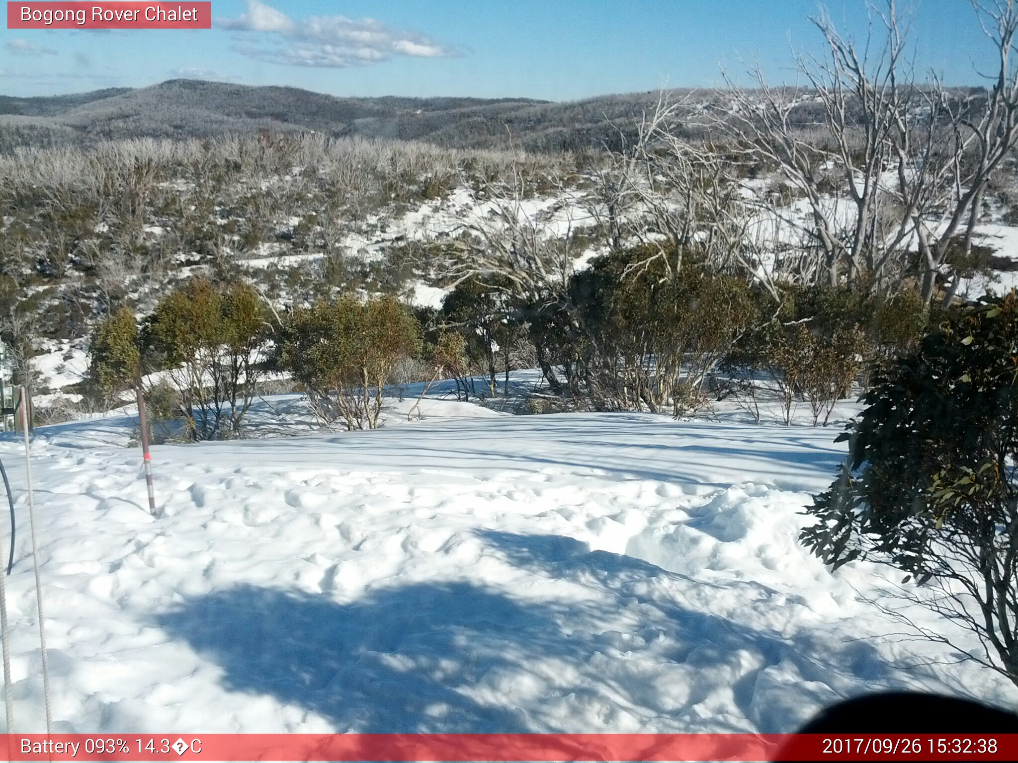 Bogong Web Cam 3:32pm Tuesday 26th of September 2017