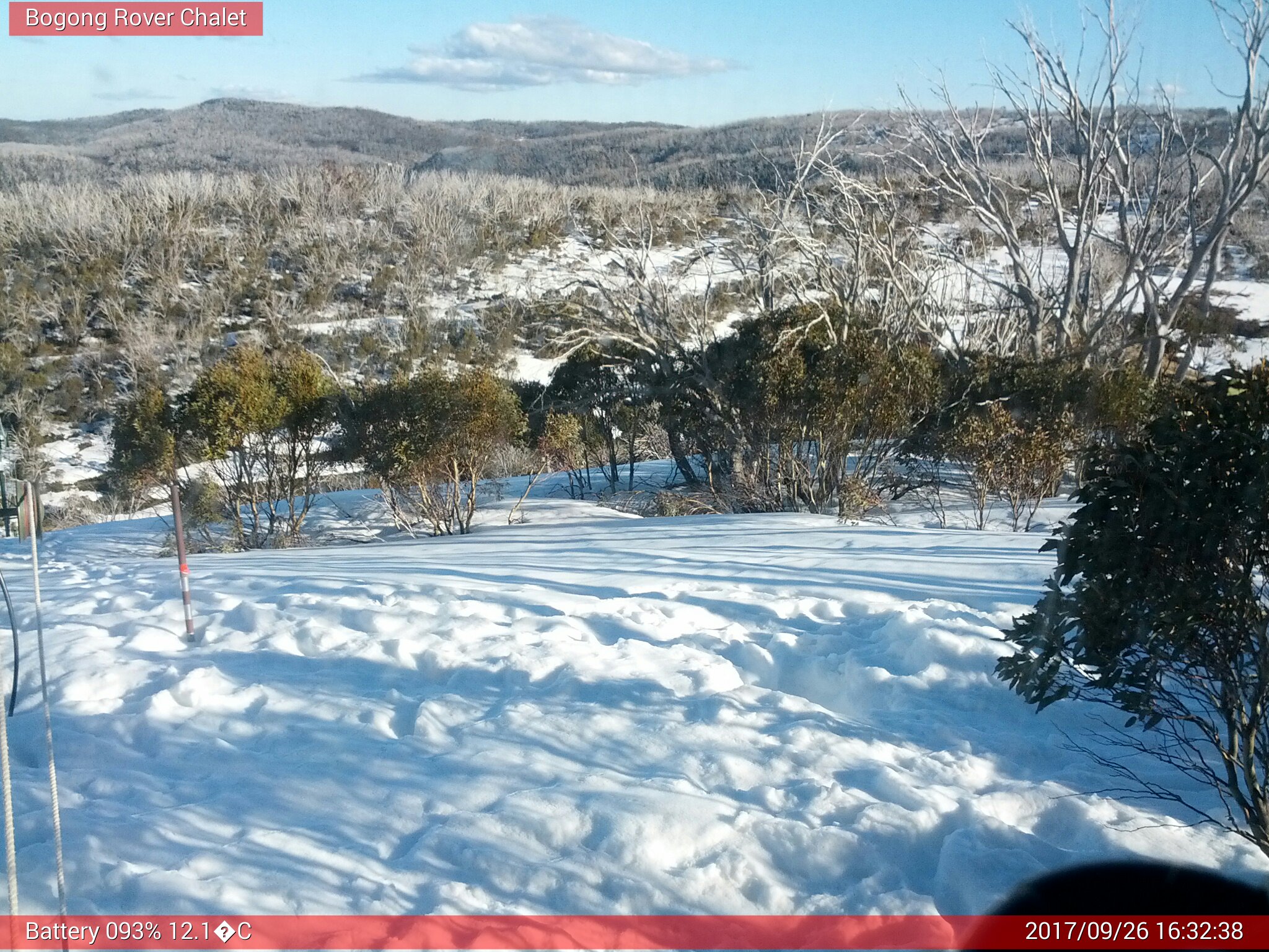 Bogong Web Cam 4:32pm Tuesday 26th of September 2017