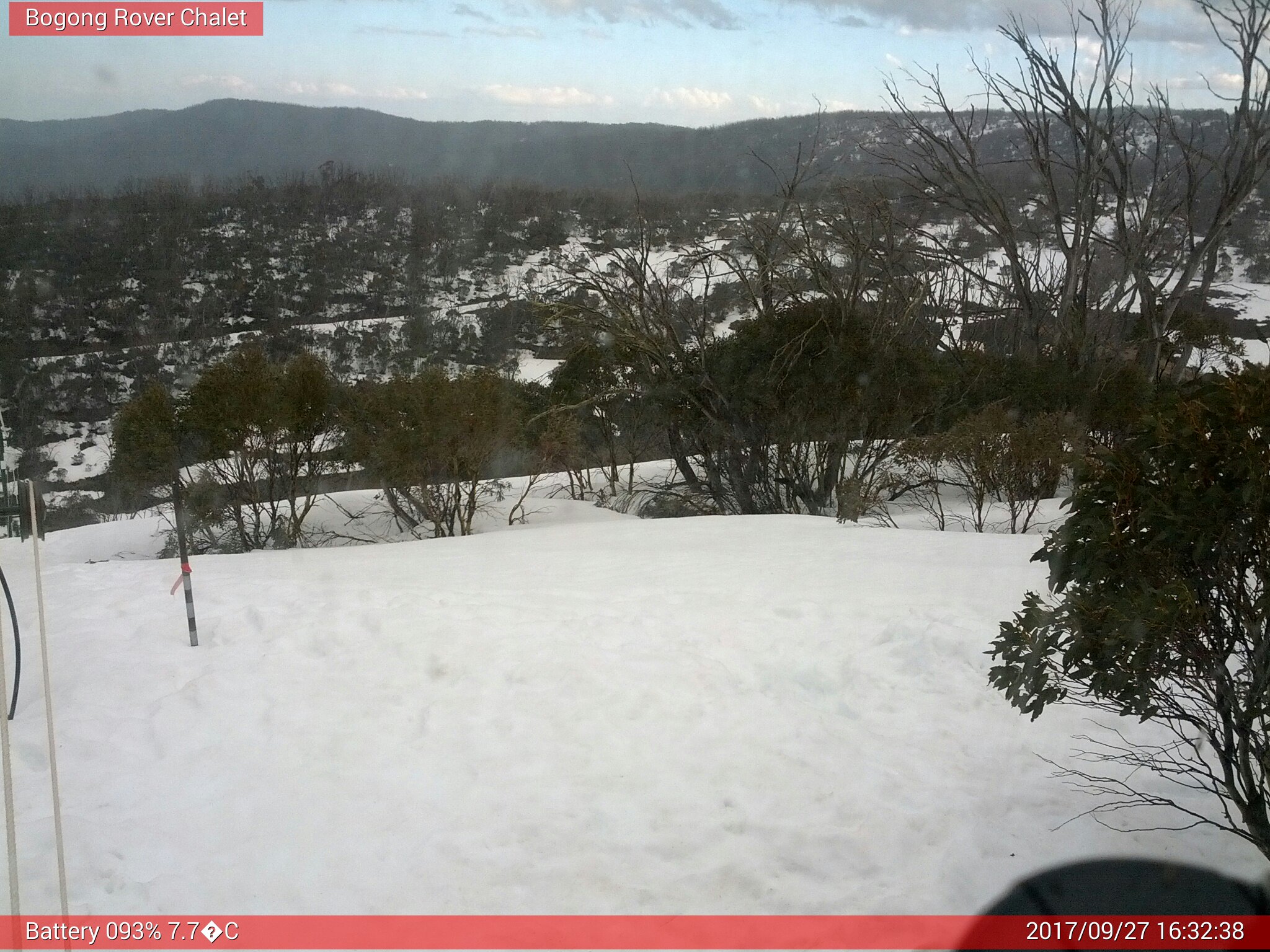 Bogong Web Cam 4:32pm Wednesday 27th of September 2017