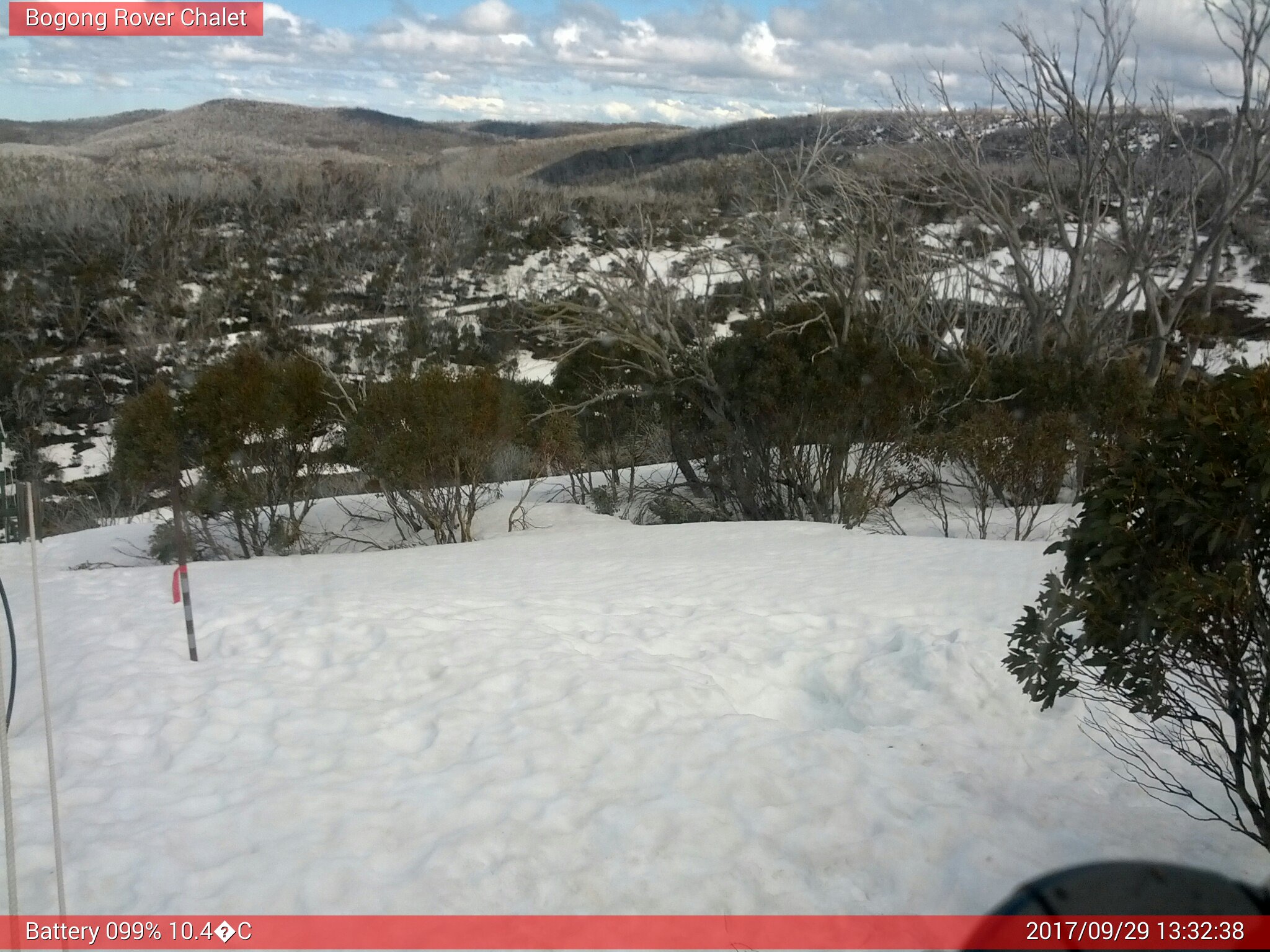 Bogong Web Cam 1:32pm Friday 29th of September 2017