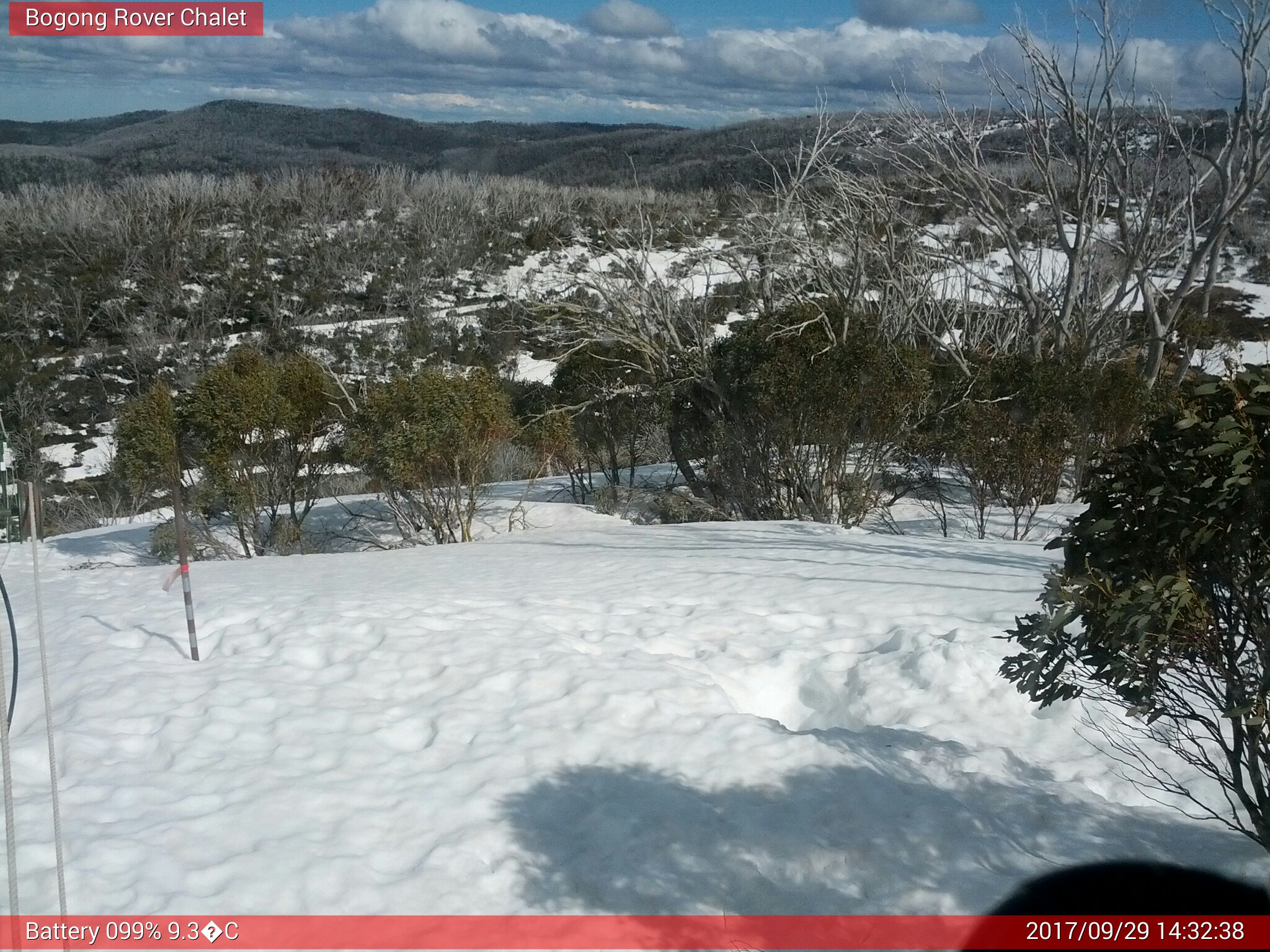 Bogong Web Cam 2:32pm Friday 29th of September 2017