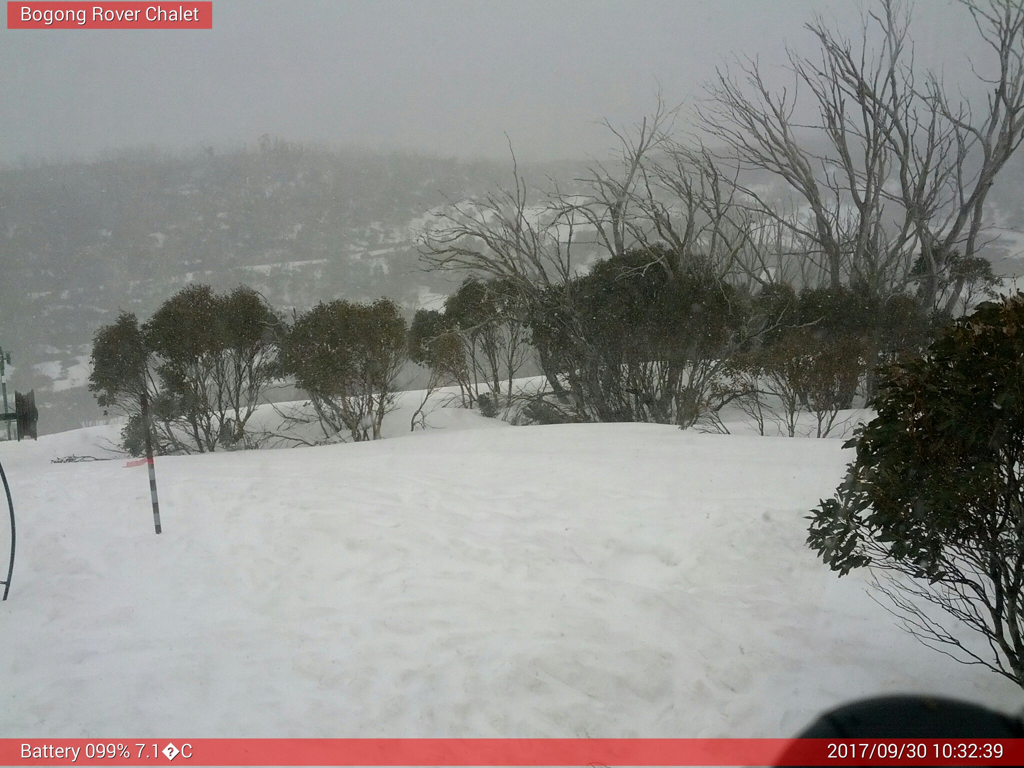 Bogong Web Cam 10:32am Saturday 30th of September 2017