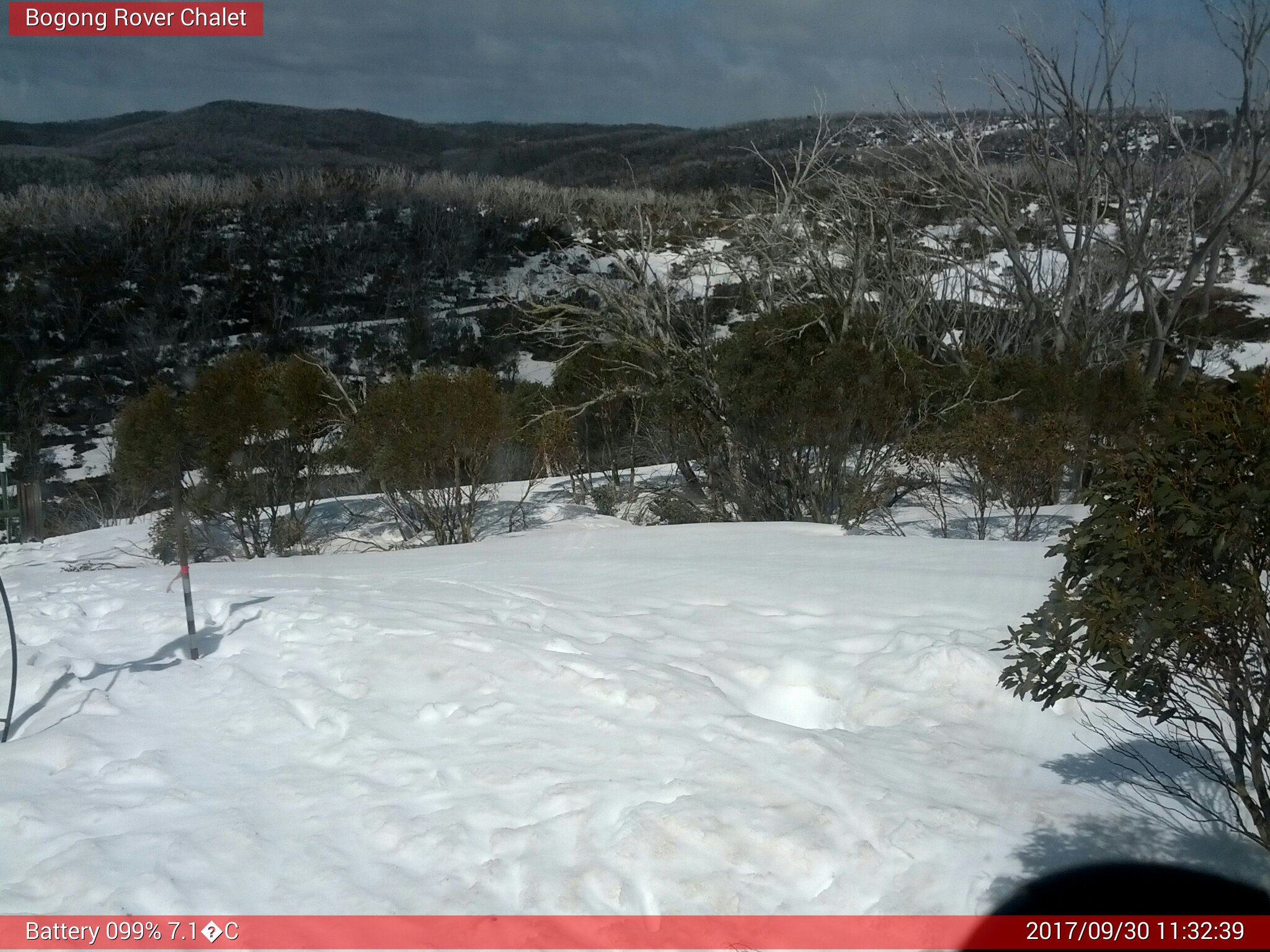 Bogong Web Cam 11:32am Saturday 30th of September 2017