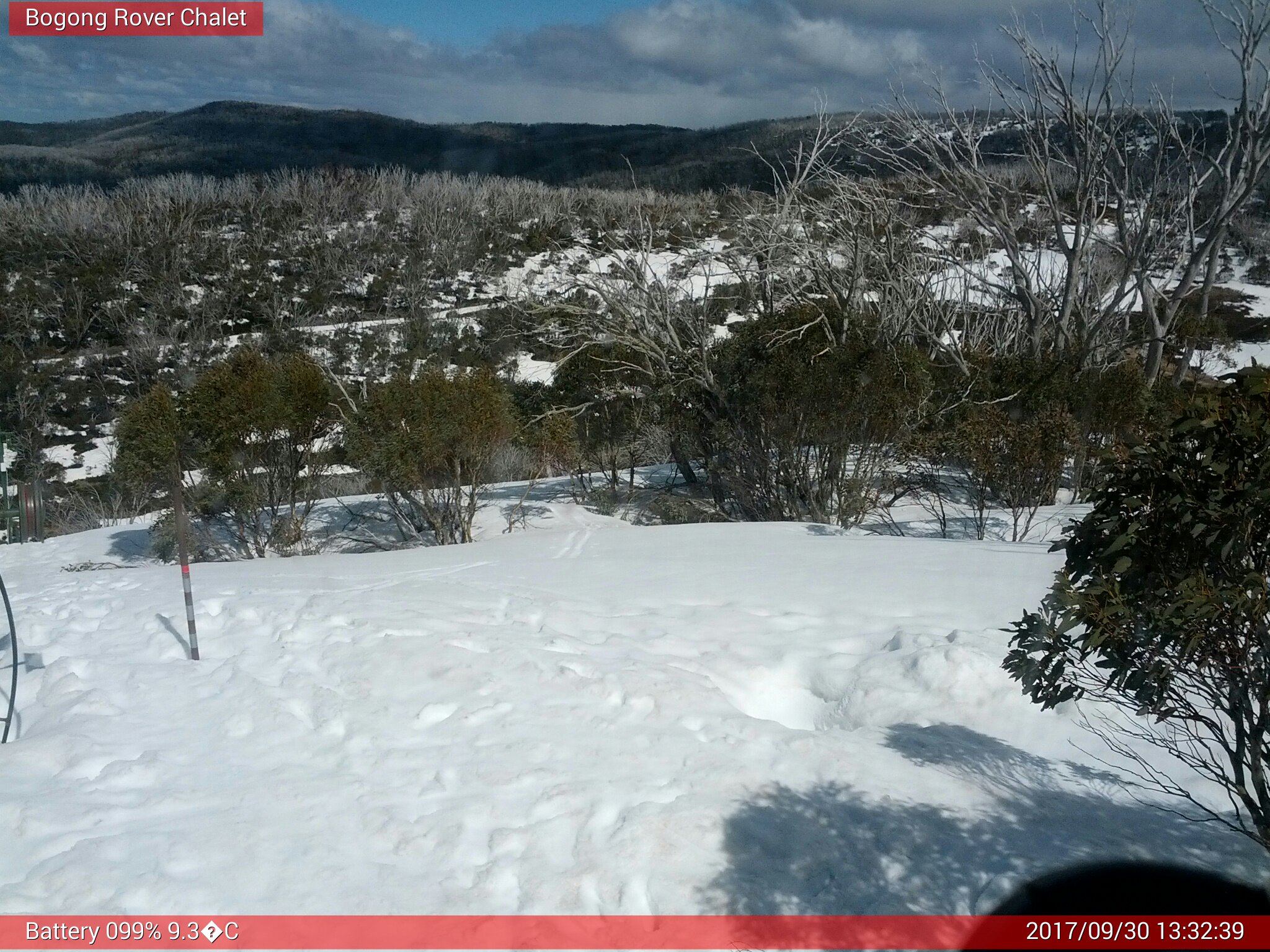 Bogong Web Cam 1:32pm Saturday 30th of September 2017