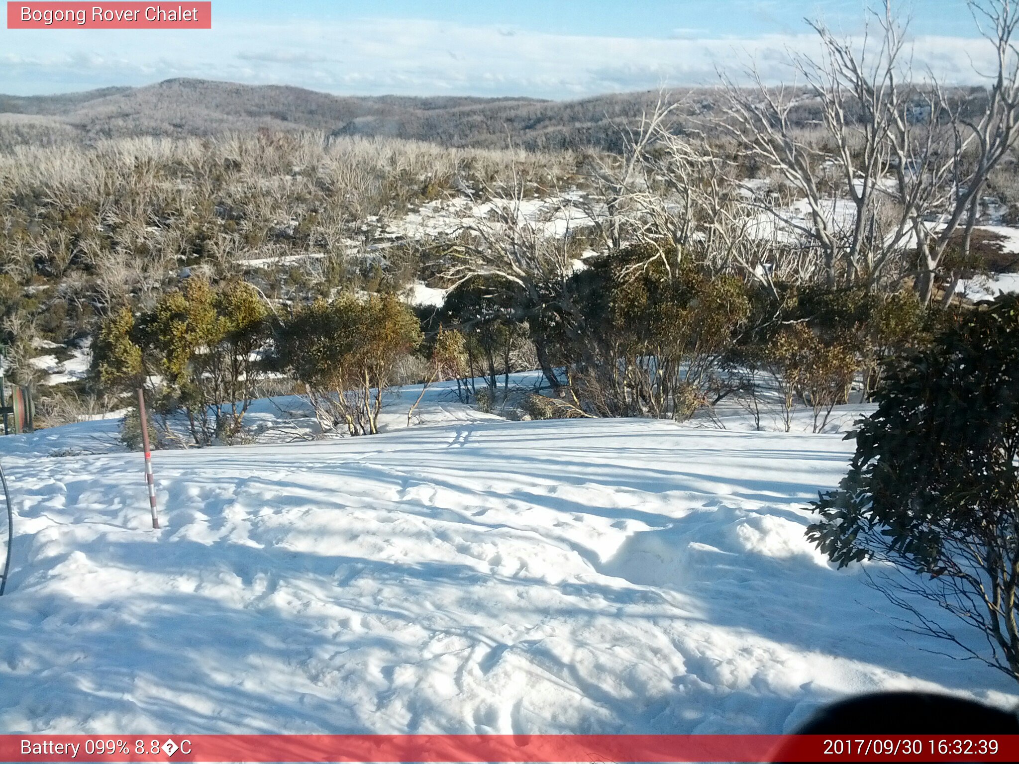 Bogong Web Cam 4:32pm Saturday 30th of September 2017