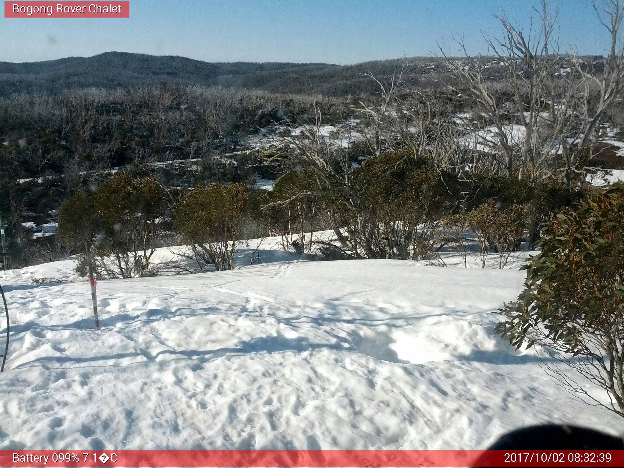 Bogong Web Cam 8:32am Monday 2nd of October 2017