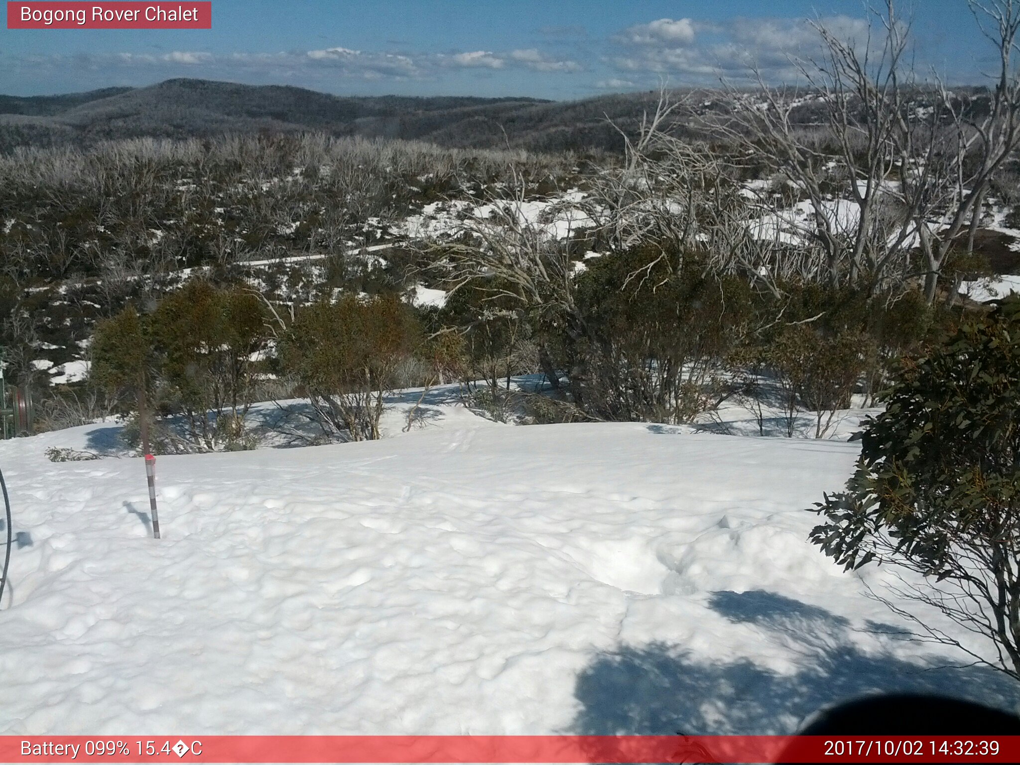 Bogong Web Cam 2:32pm Monday 2nd of October 2017