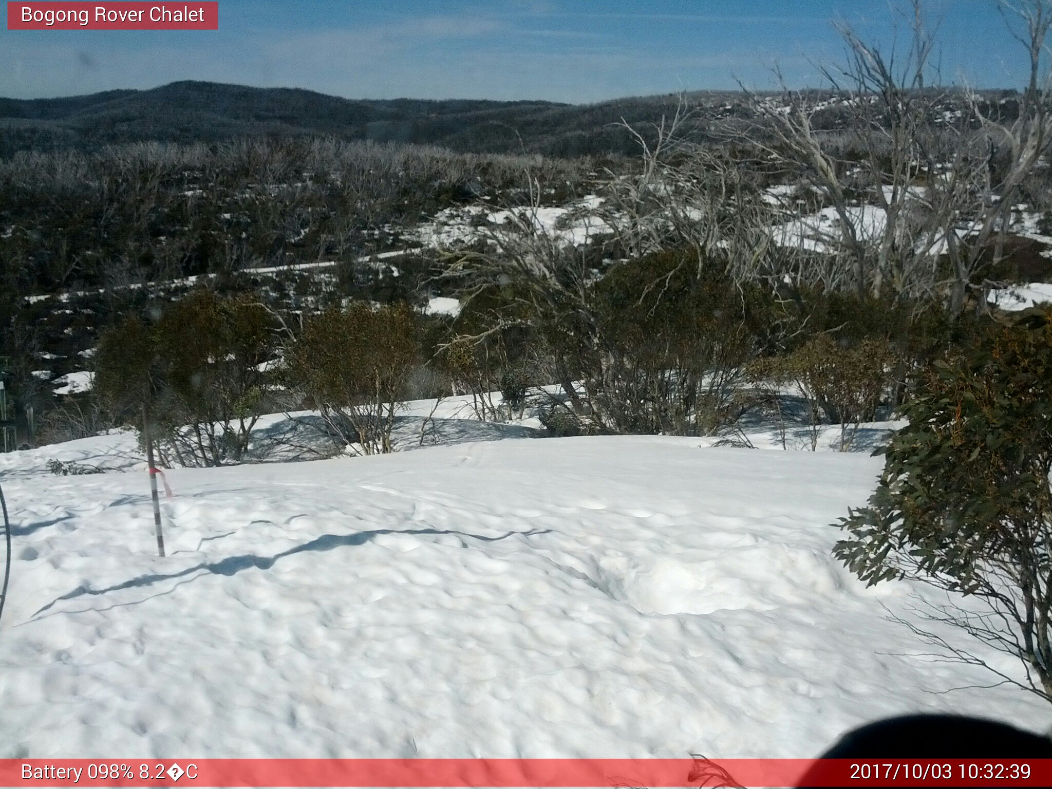 Bogong Web Cam 10:32am Tuesday 3rd of October 2017