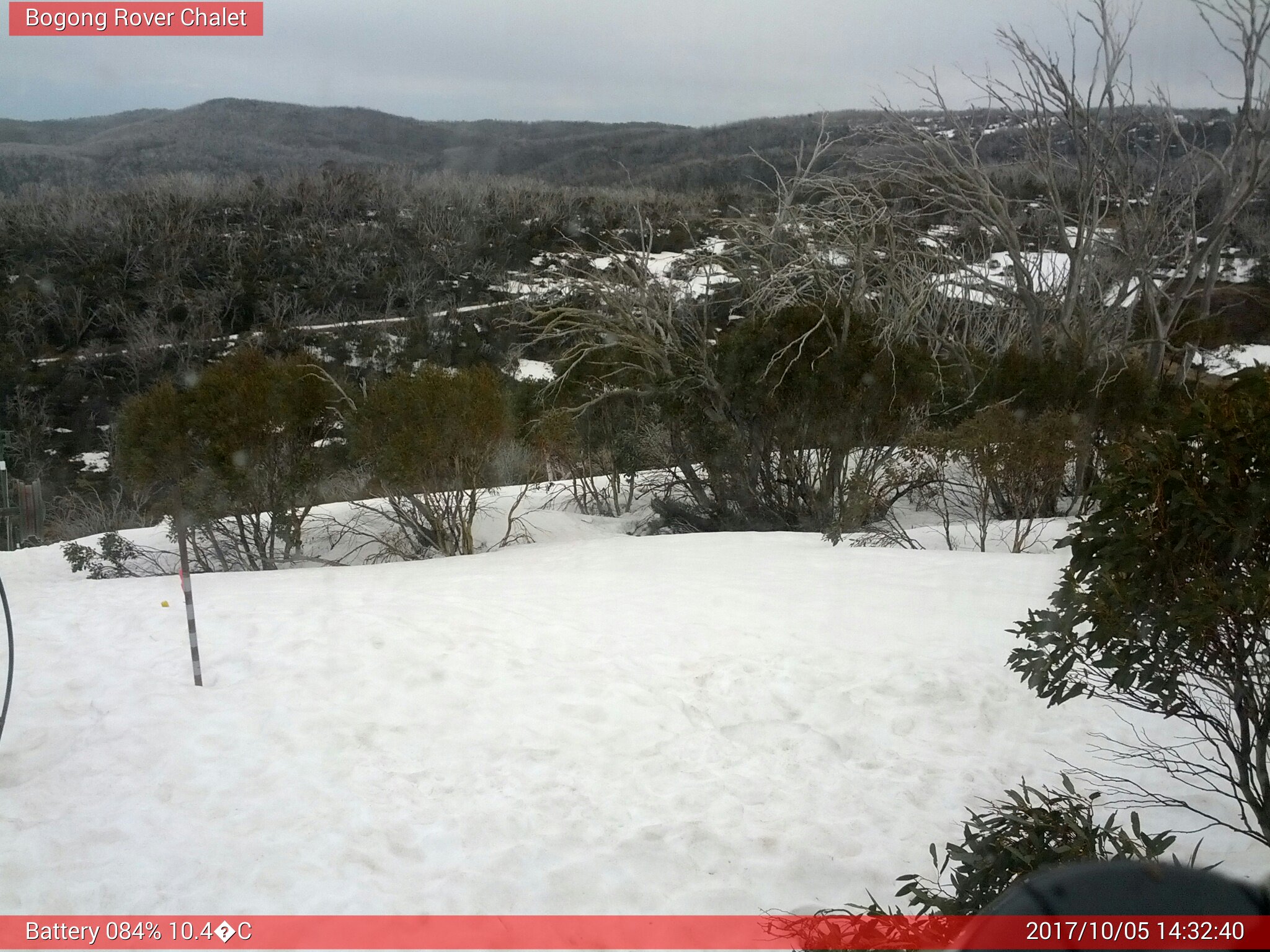 Bogong Web Cam 2:32pm Thursday 5th of October 2017