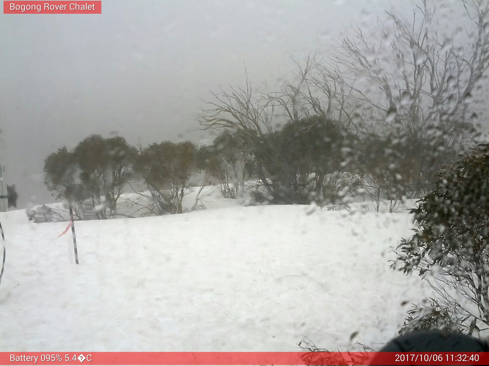 Bogong Web Cam 11:32am Friday 6th of October 2017