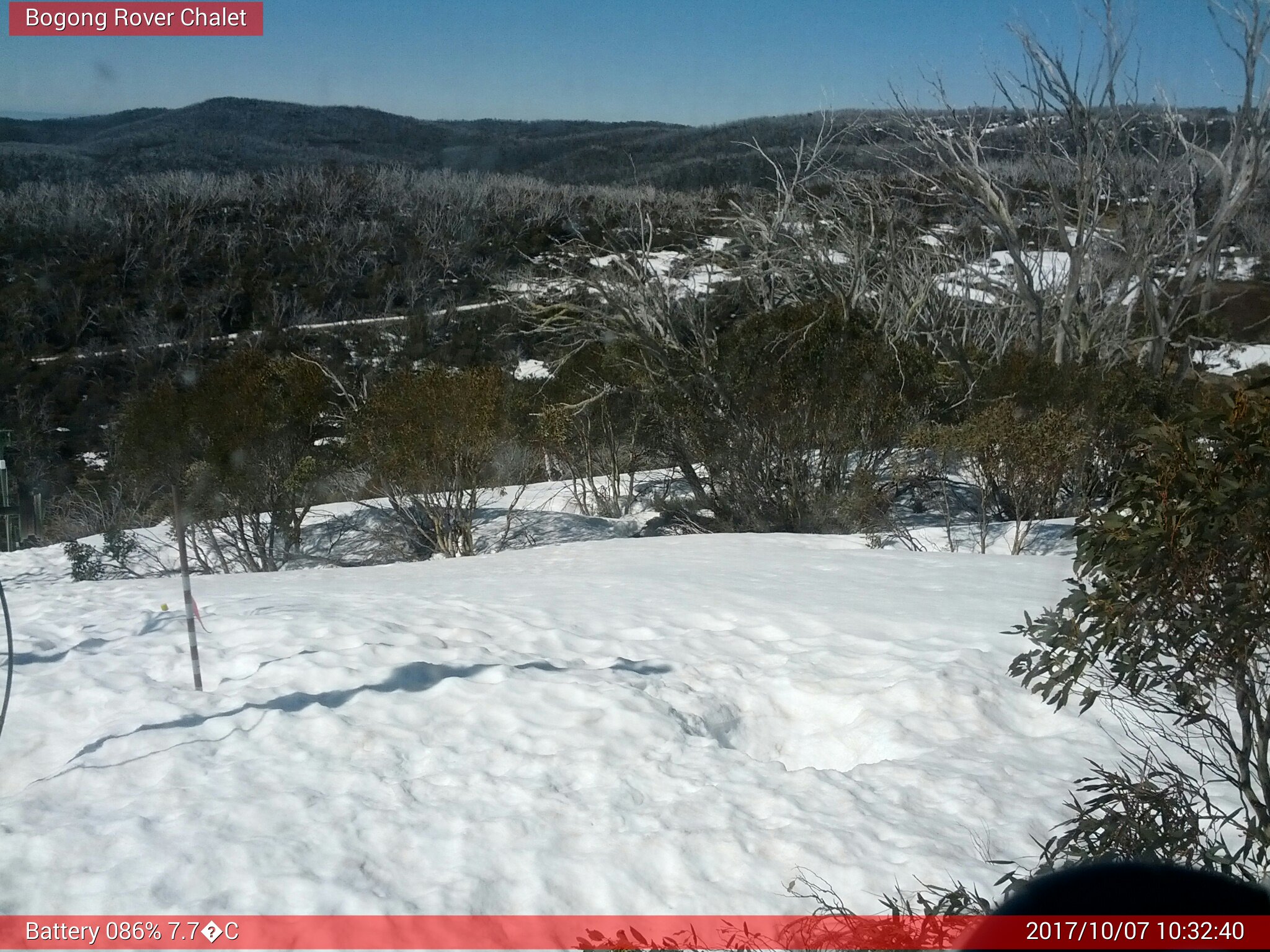 Bogong Web Cam 10:32am Saturday 7th of October 2017