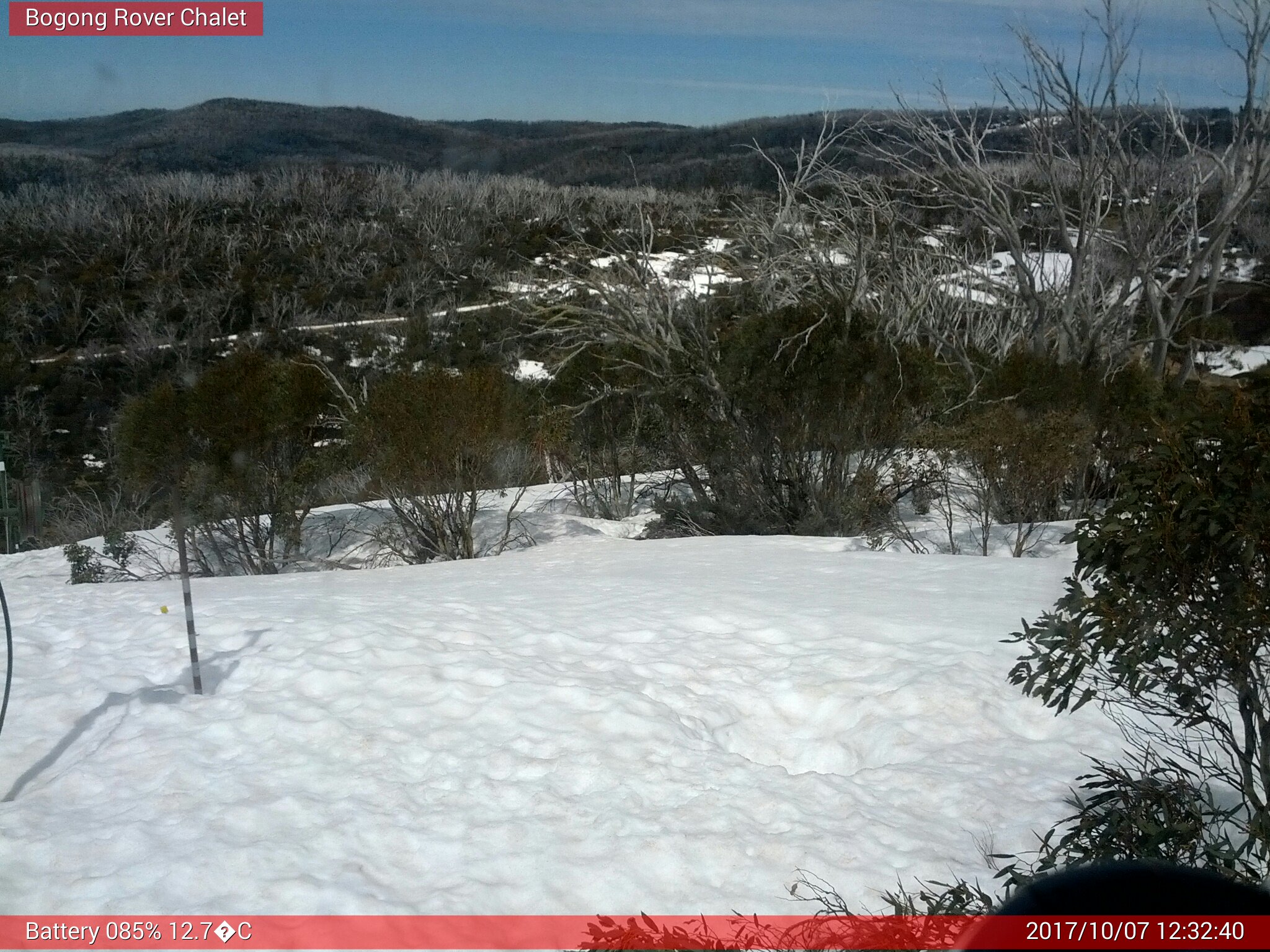 Bogong Web Cam 12:32pm Saturday 7th of October 2017