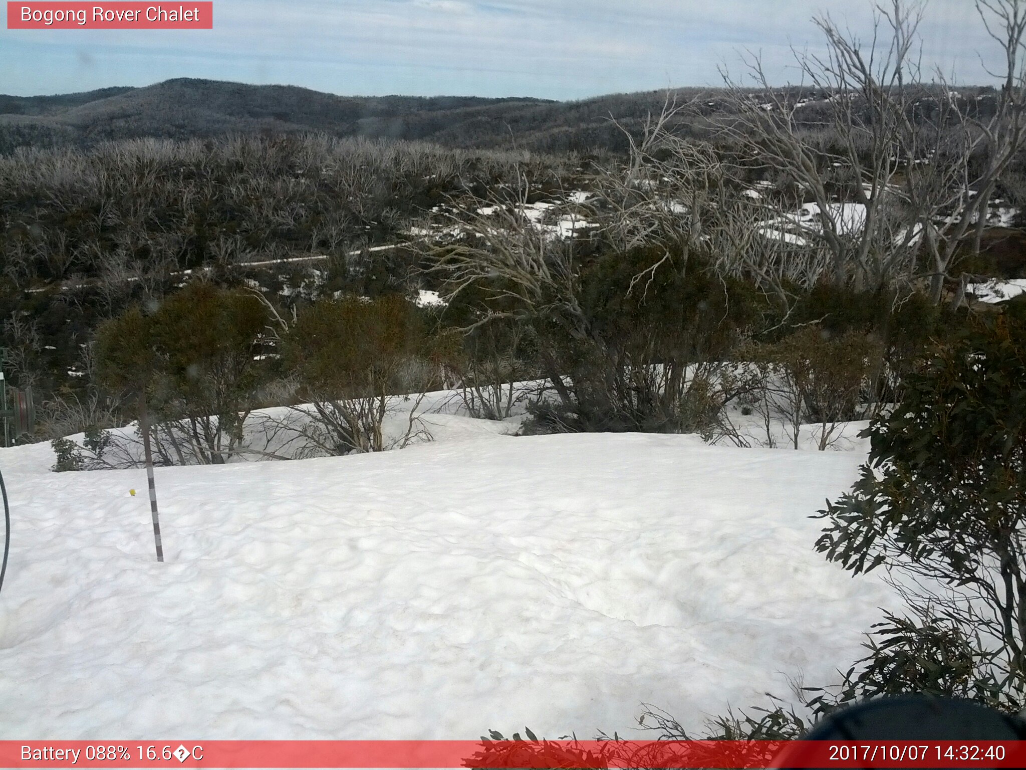 Bogong Web Cam 2:32pm Saturday 7th of October 2017