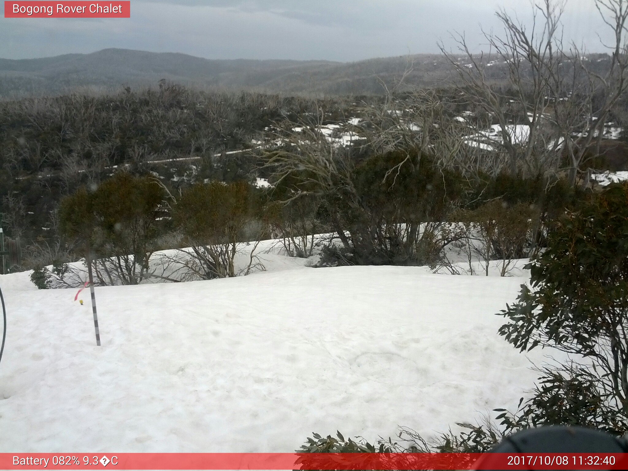 Bogong Web Cam 11:32am Sunday 8th of October 2017