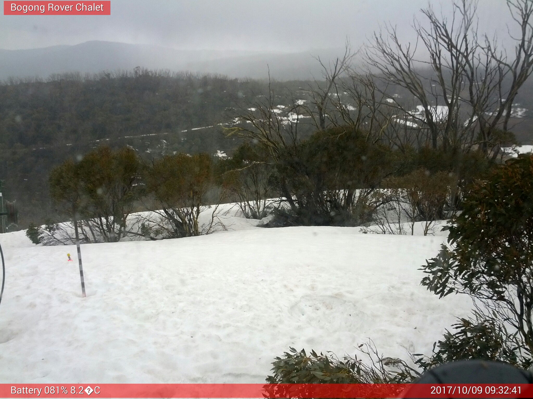 Bogong Web Cam 9:32am Monday 9th of October 2017