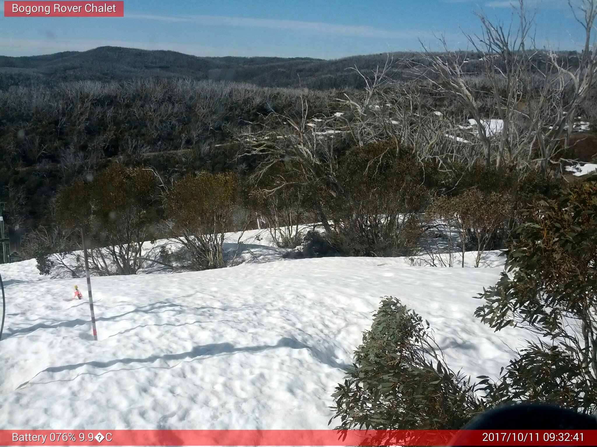 Bogong Web Cam 9:32am Wednesday 11th of October 2017