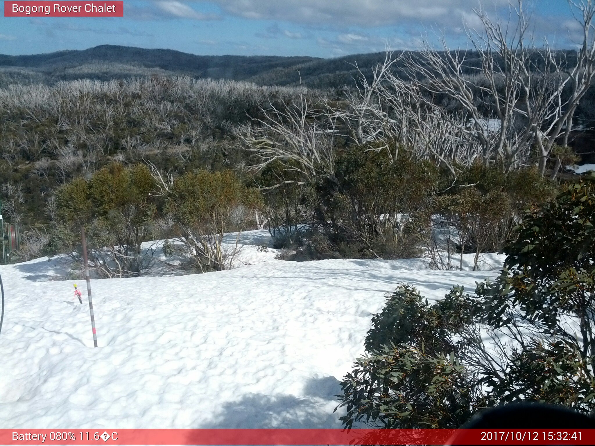 Bogong Web Cam 3:32pm Thursday 12th of October 2017