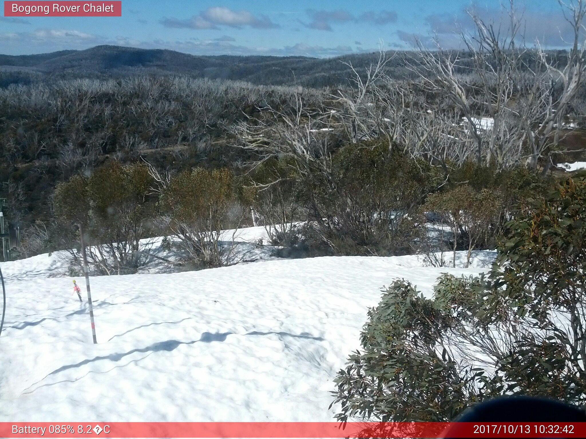 Bogong Web Cam 10:32am Friday 13th of October 2017