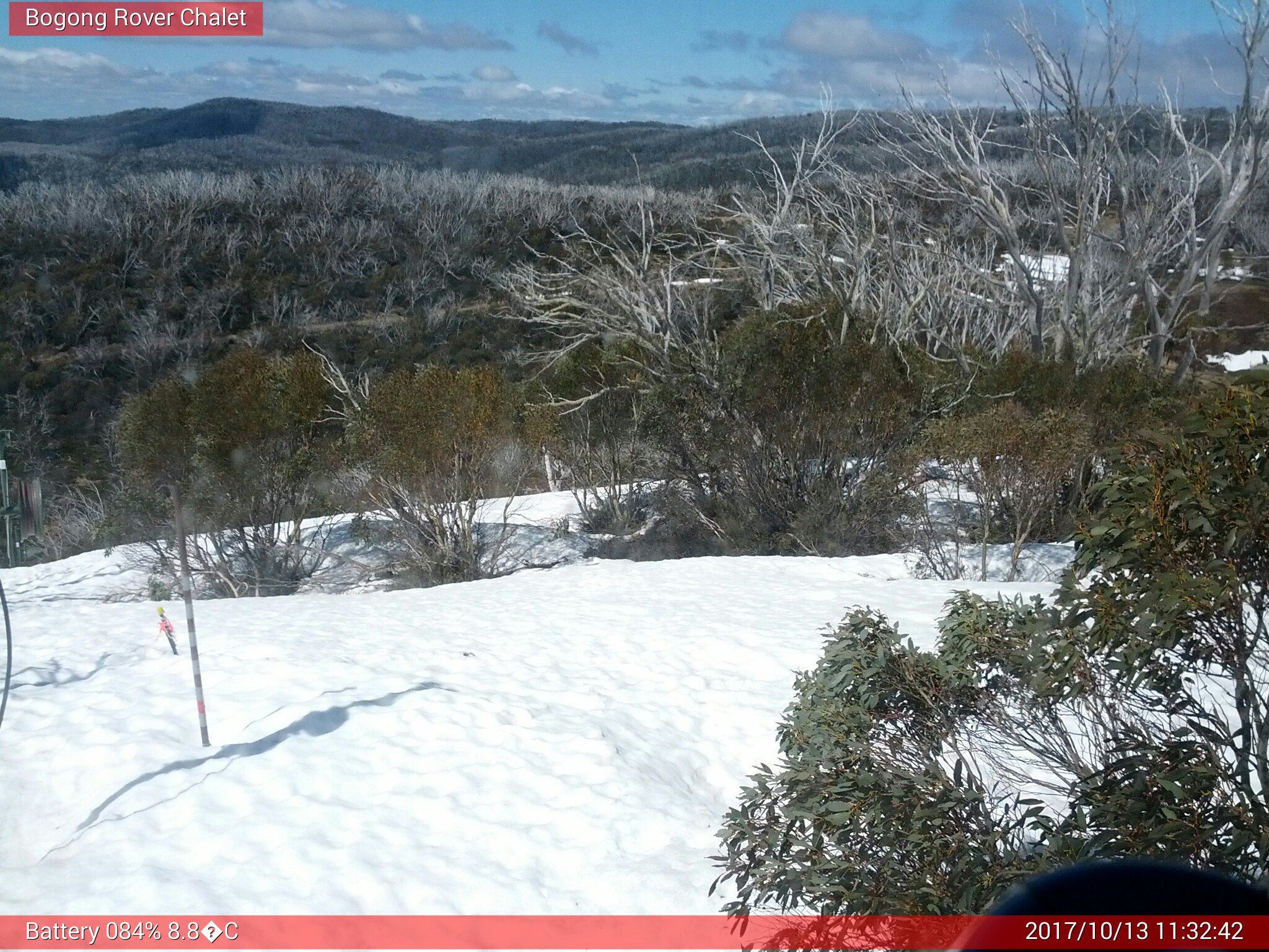 Bogong Web Cam 11:32am Friday 13th of October 2017