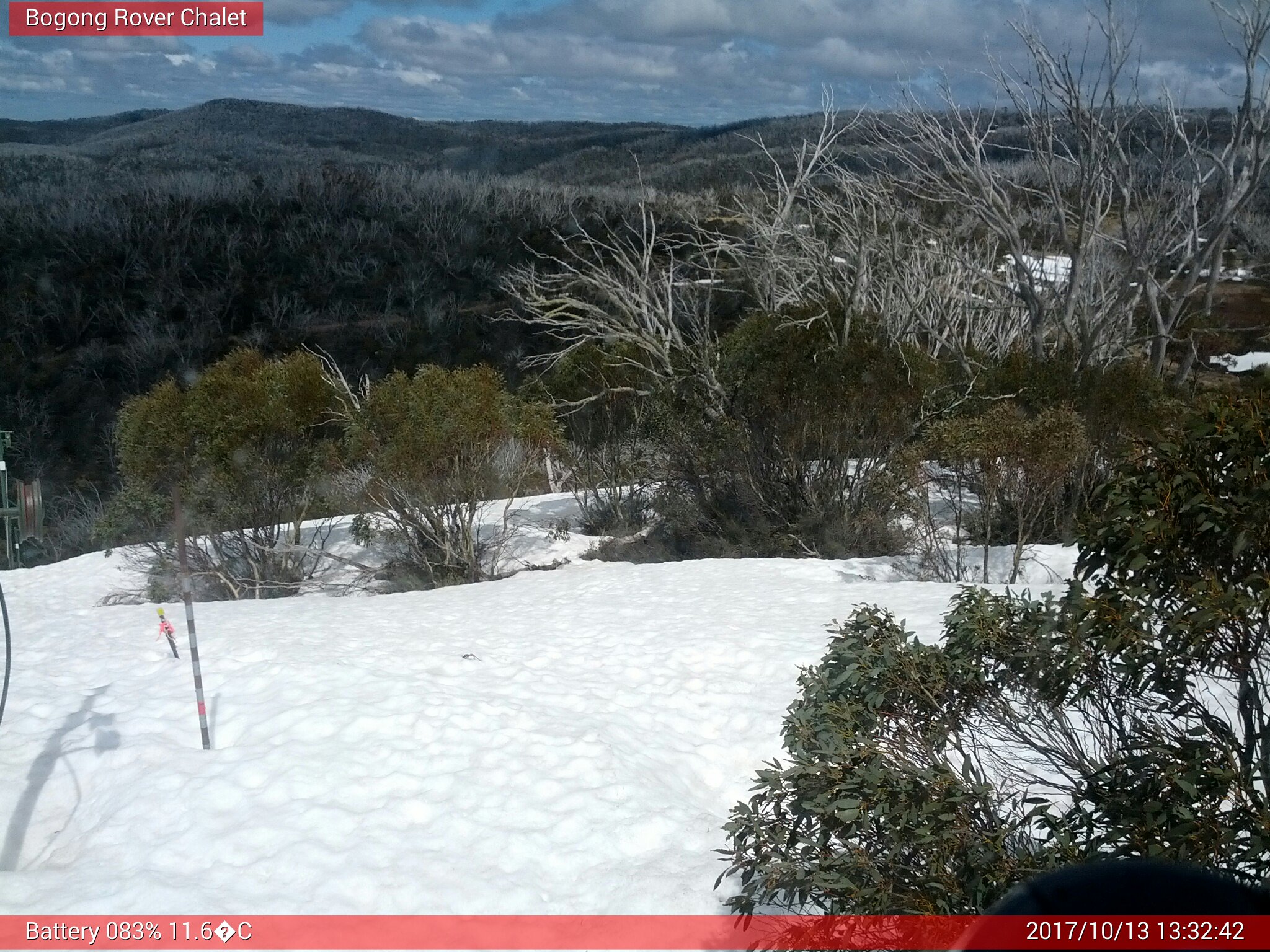 Bogong Web Cam 1:32pm Friday 13th of October 2017