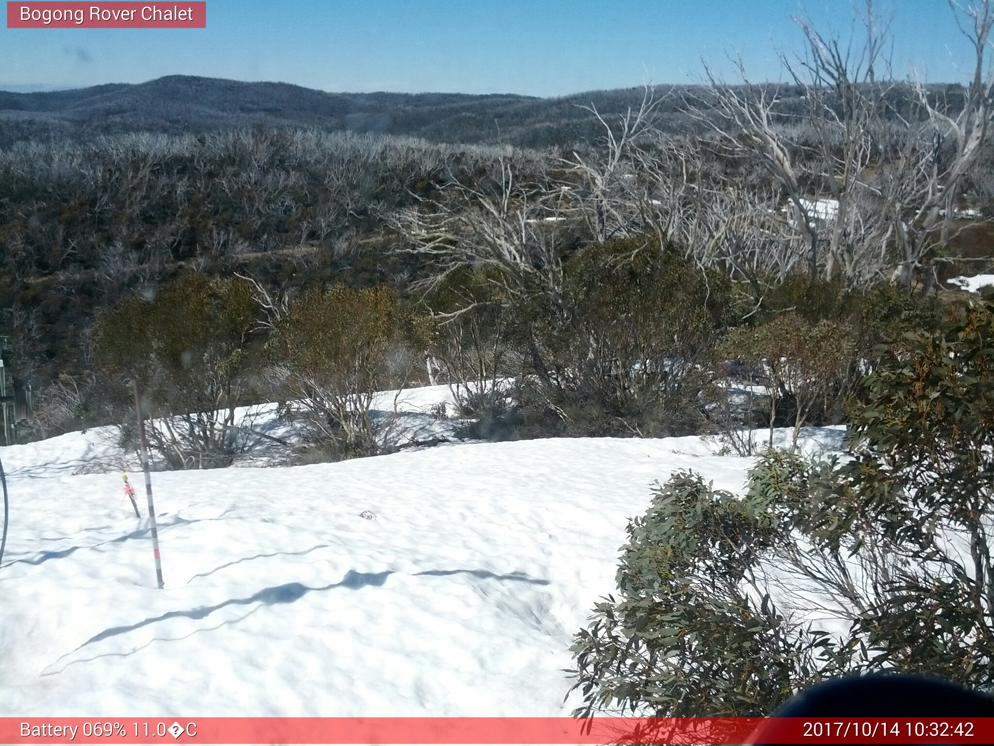 Bogong Web Cam 10:32am Saturday 14th of October 2017