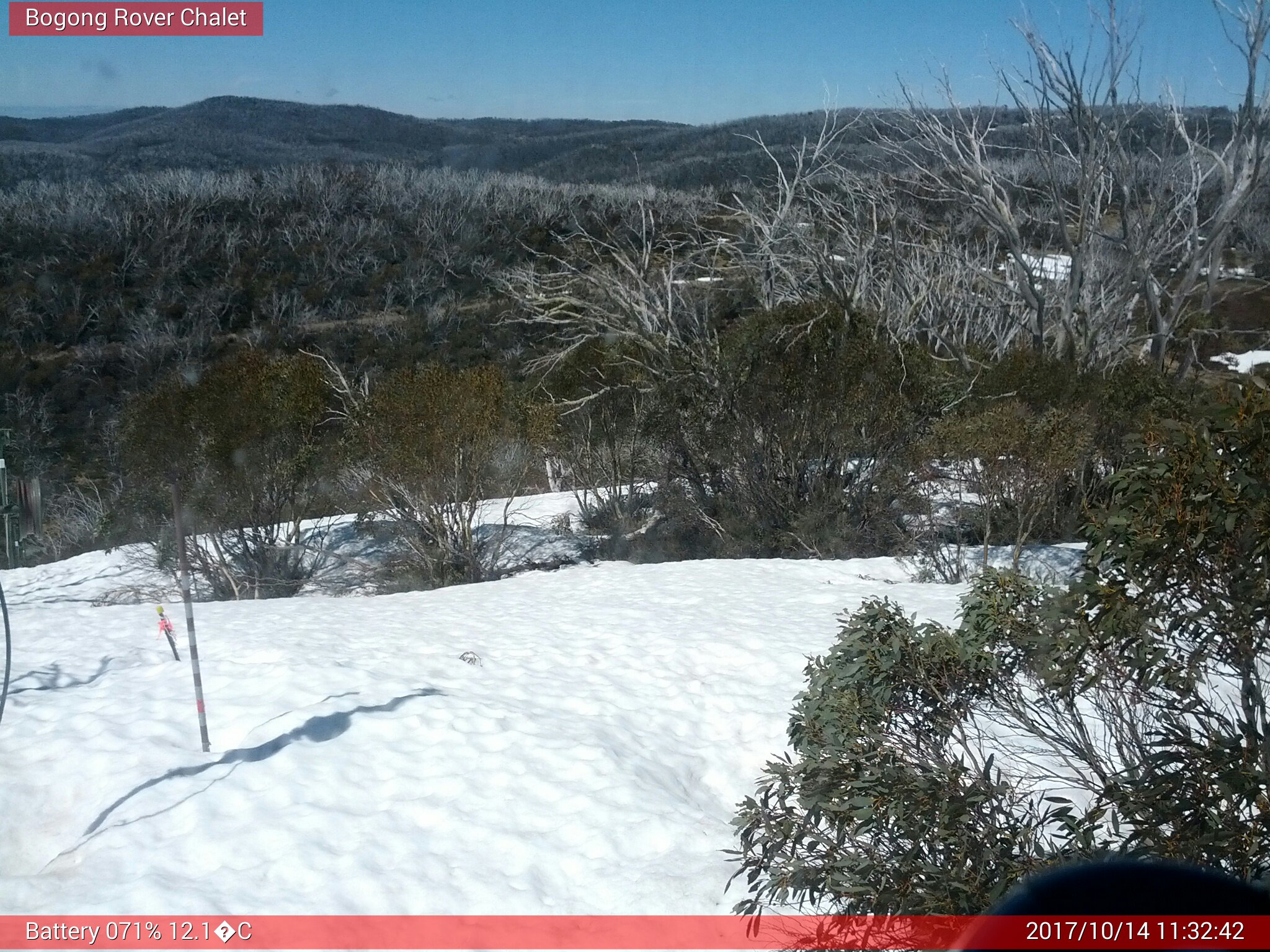 Bogong Web Cam 11:32am Saturday 14th of October 2017