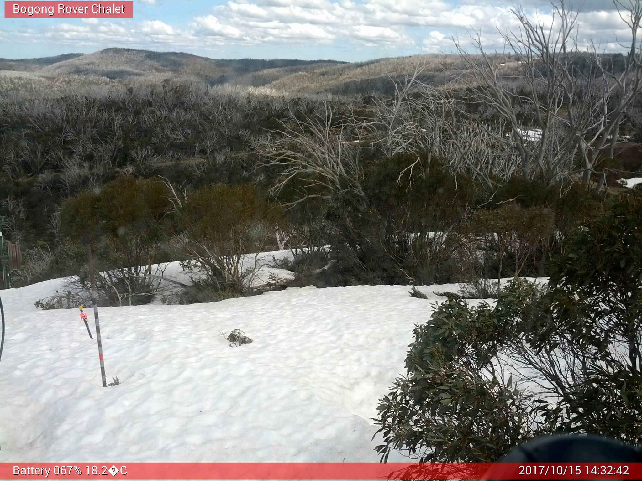 Bogong Web Cam 2:32pm Sunday 15th of October 2017